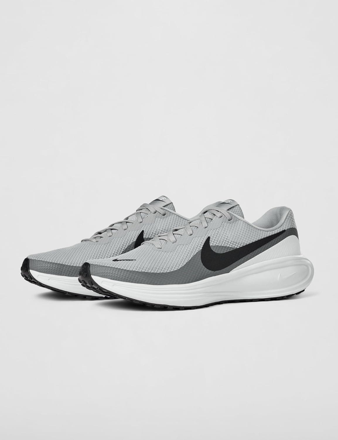 کفش اسنیکر مردانه Nike مدل Revolution 8 کفش اسنیکر مردانه Nike مدل Revolution 8