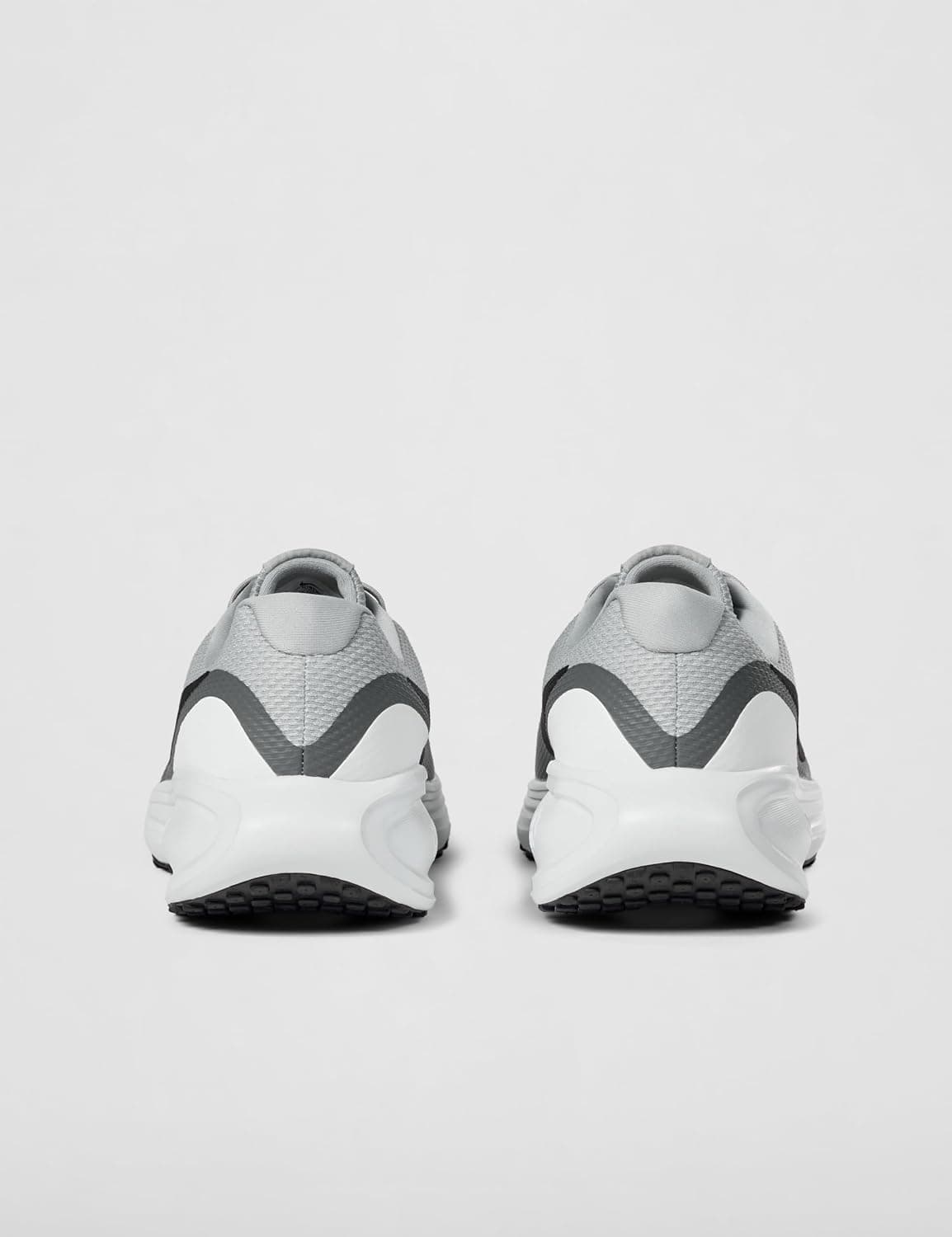 کفش اسنیکر مردانه Nike مدل Revolution 8 کفش اسنیکر مردانه Nike مدل Revolution 8
