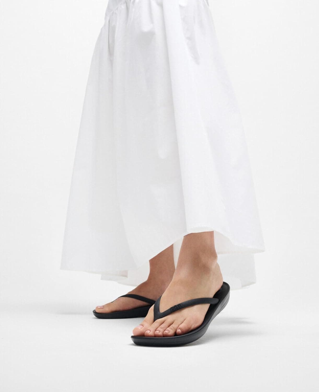 دمپایی زنانه FitFlop ارگونومیک Iqushion مدل E54 دمپایی زنانه FitFlop ارگونومیک Iqushion مدل E54