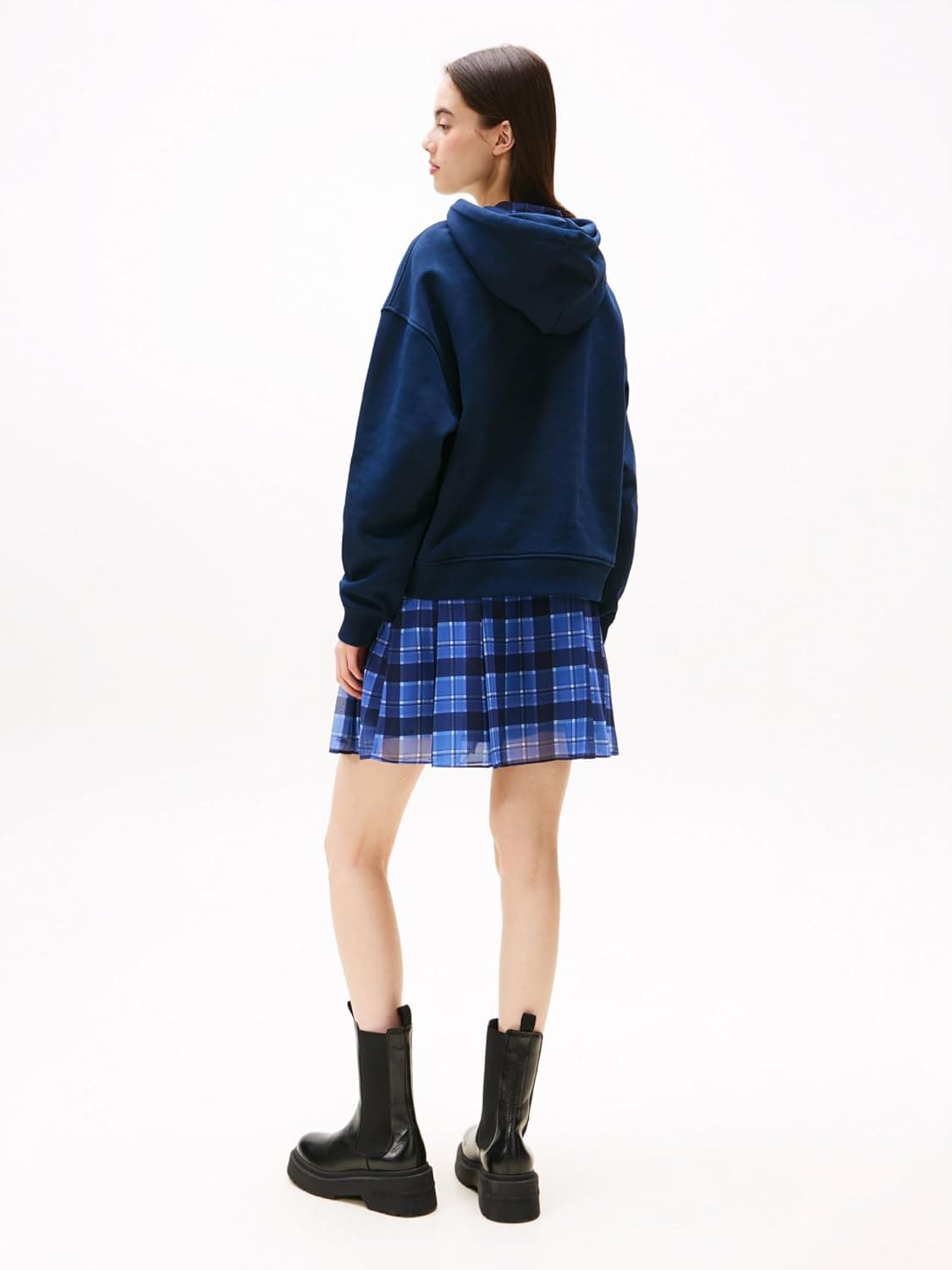 سویشرت کلاهدار زنانه Tommy Jeans مدل TOMMY HILFIGER TJW BXY BADGE HOODIE EXT سویشرت کلاهدار زنانه Tommy Jeans مدل TOMMY HILFIGER TJW BXY BADGE HOODIE EXT