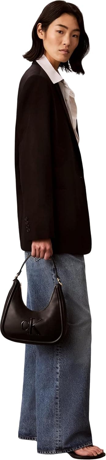 کیف زنانه Calvin Klein هلالی کوچک مدل BOLD CK SMALL CRESCENT کیف زنانه Calvin Klein هلالی کوچک مدل BOLD CK SMALL CRESCENT