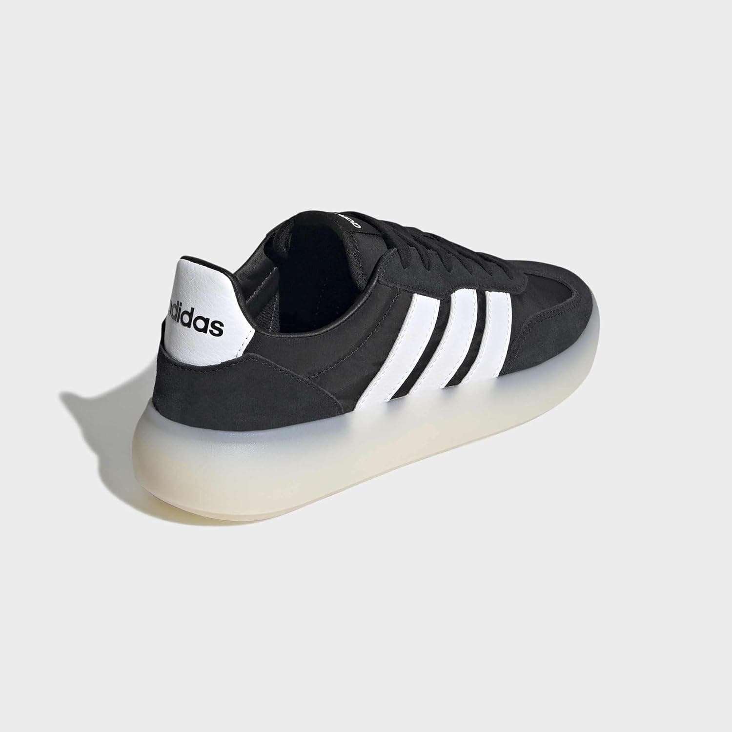 کفش زنانه adidas BARREDA DECODE با زیره کوتاه مدل کفش زنانه adidas BARREDA DECODE با زیره کوتاه مدل