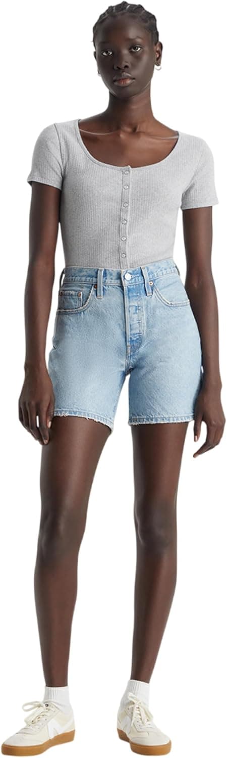 شورت جین زنانه Levi's با طول نیمران مدل 501 شورت جین زنانه Levi's با طول نیمران مدل 501