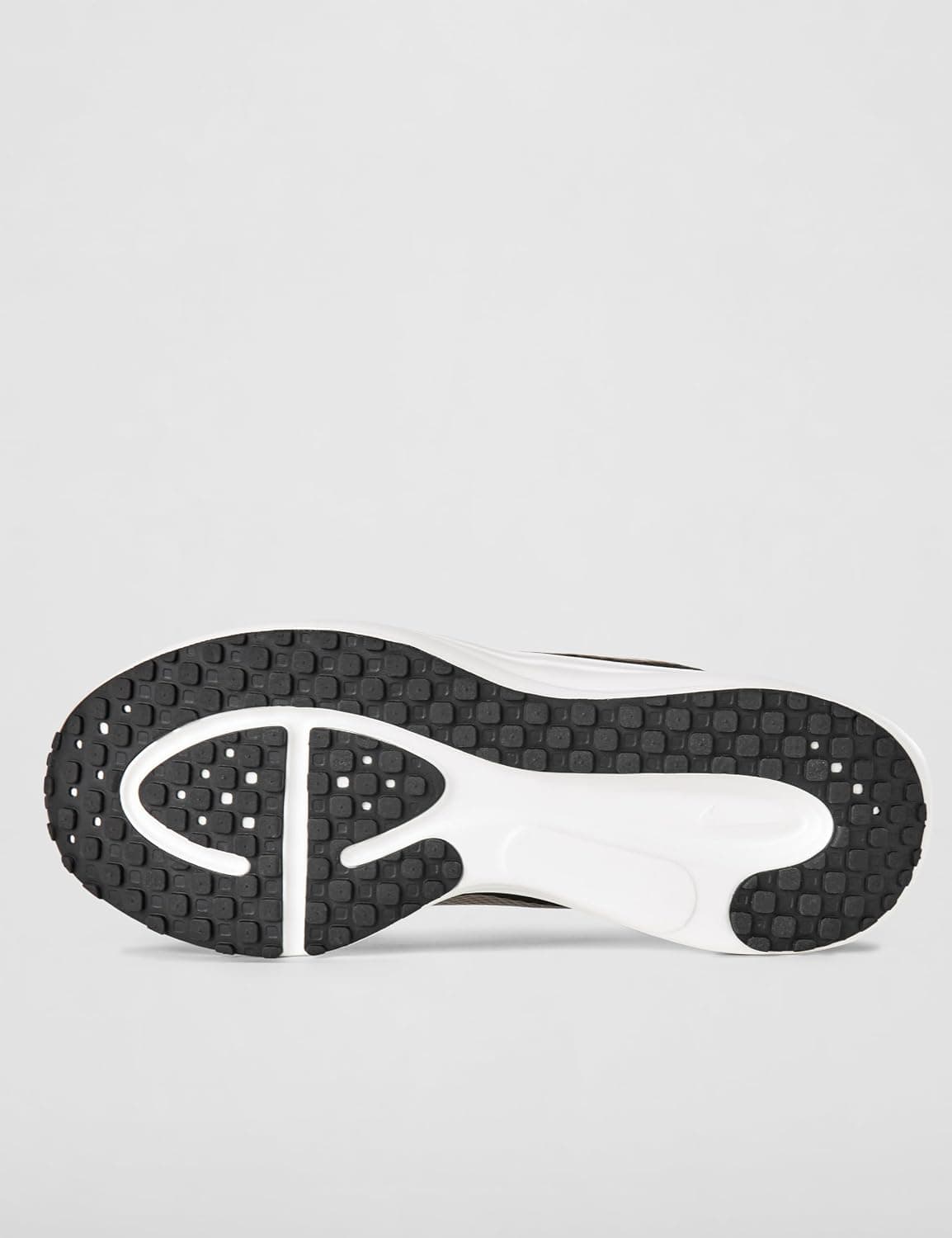 کفش ورزشی زنانه Nike مدل Revolution 8 کفش ورزشی زنانه Nike مدل Revolution 8