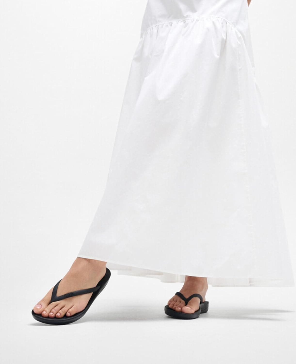 دمپایی زنانه FitFlop ارگونومیک Iqushion مدل E54 دمپایی زنانه FitFlop ارگونومیک Iqushion مدل E54
