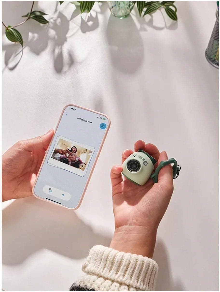 دوربین دیجیتال instax Pal مشکی جواهری دوربین دیجیتال instax Pal مشکی جواهری