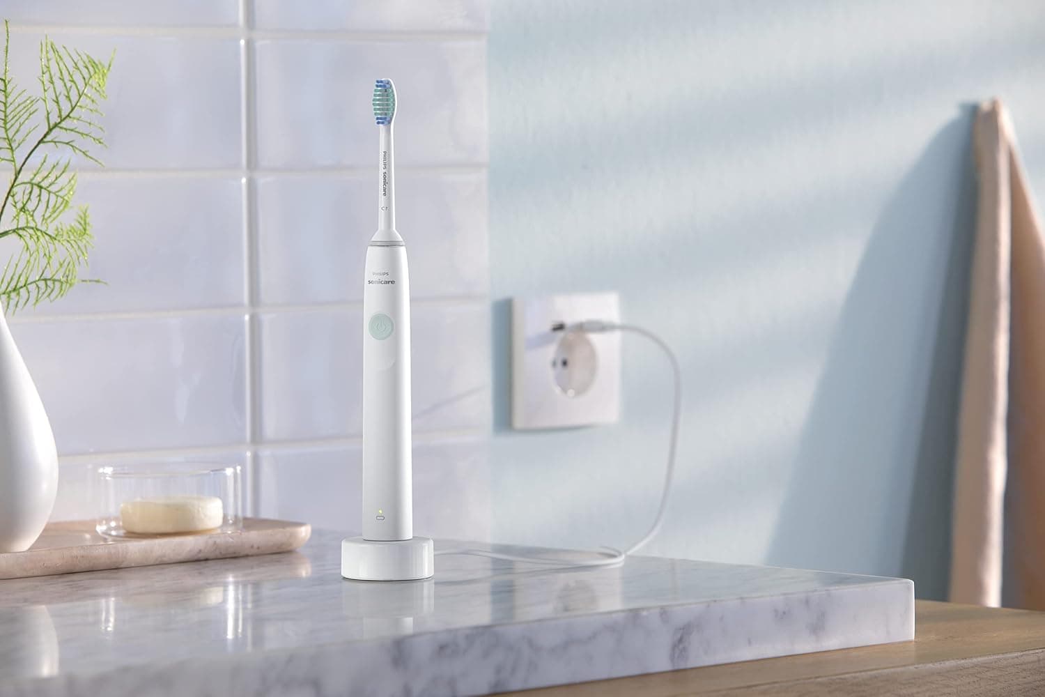 مسواک برقی شارژی PHILIPS سفید سری 1100 مدل HX3641/01 با دوشاخه 3 Pin مورد تأیید امارات مسواک برقی شارژی PHILIPS سفید سری 1100 مدل HX3641/01 با دوشاخه 3 Pin مورد تأیید امارات