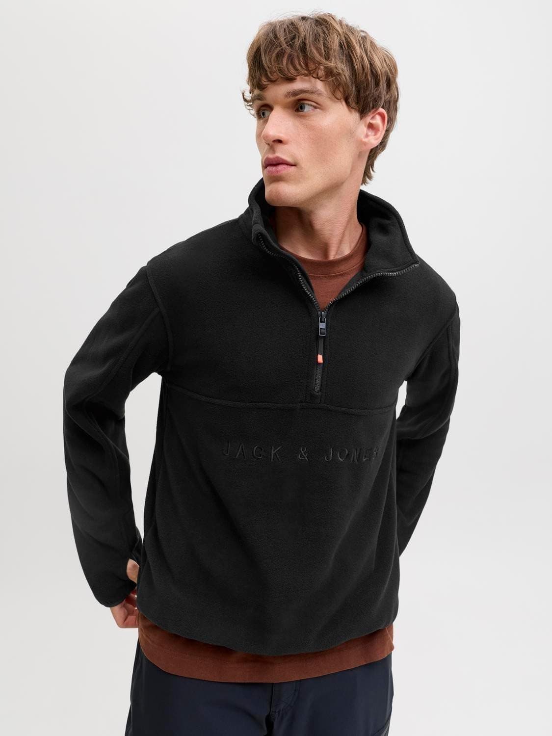 ژاکت فلیس مردانه JACK & JONES نیمزیپ قهوهای مدل Jjalpes 12284828-15 ژاکت فلیس مردانه JACK & JONES نیمزیپ قهوهای مدل Jjalpes 12284828-15