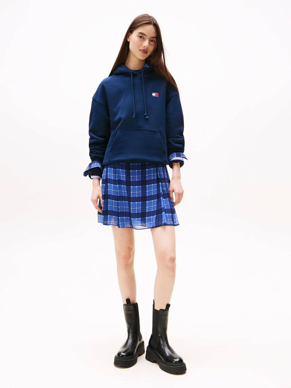 سویشرت کلاهدار زنانه Tommy Jeans مدل TOMMY HILFIGER TJW BXY BADGE HOODIE EXT سویشرت کلاهدار زنانه Tommy Jeans مدل TOMMY HILFIGER TJW BXY BADGE HOODIE EXT