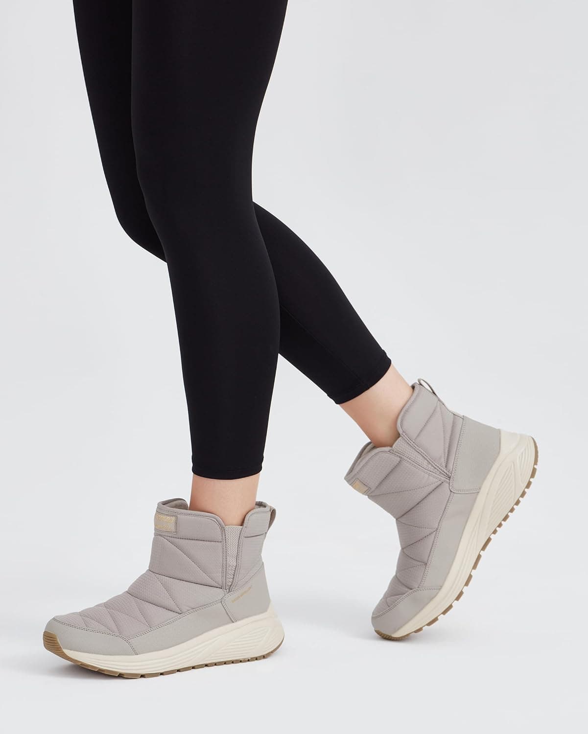 بوت زنانه Skechers مچی BOBS SPARROW 2.0 CLUB SNOW مدل 117059 TPE بوت زنانه Skechers مچی BOBS SPARROW 2.0 CLUB SNOW مدل 117059 TPE