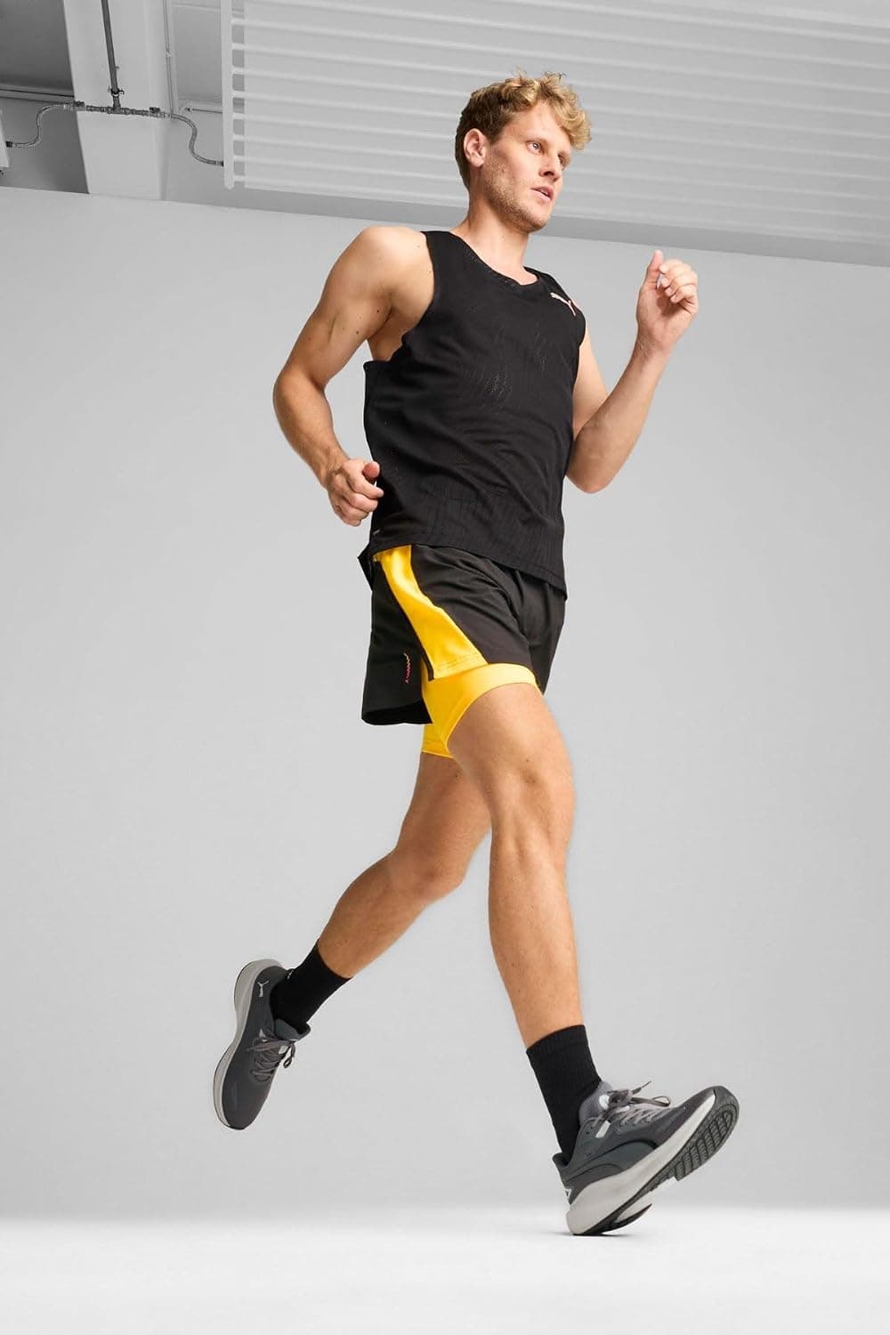 کفش دویدن مردانه PUMA Skyrocket Lite سفید مدل 37943733 کفش دویدن مردانه PUMA Skyrocket Lite سفید مدل 37943733