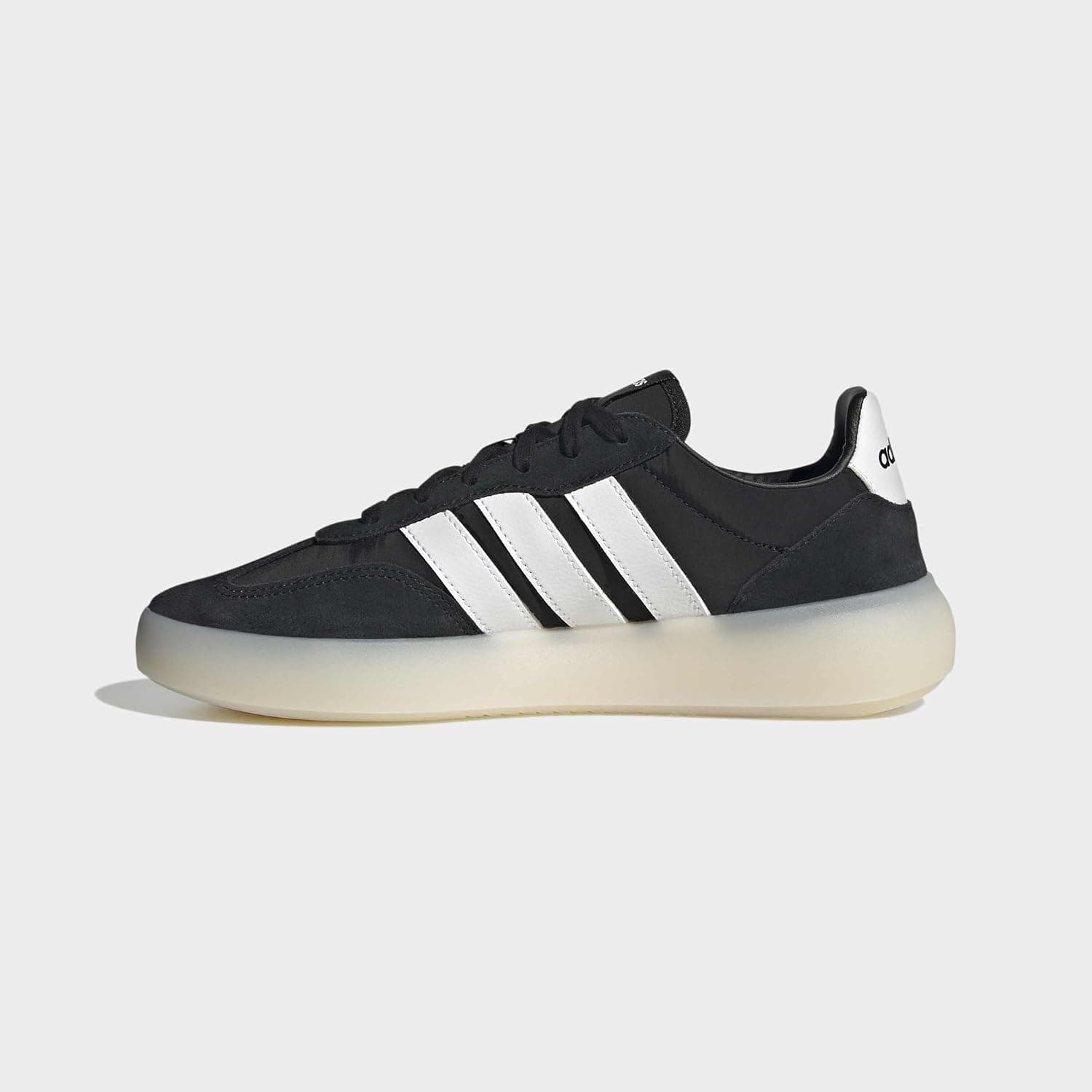 کفش زنانه adidas BARREDA DECODE با زیره کوتاه مدل کفش زنانه adidas BARREDA DECODE با زیره کوتاه مدل