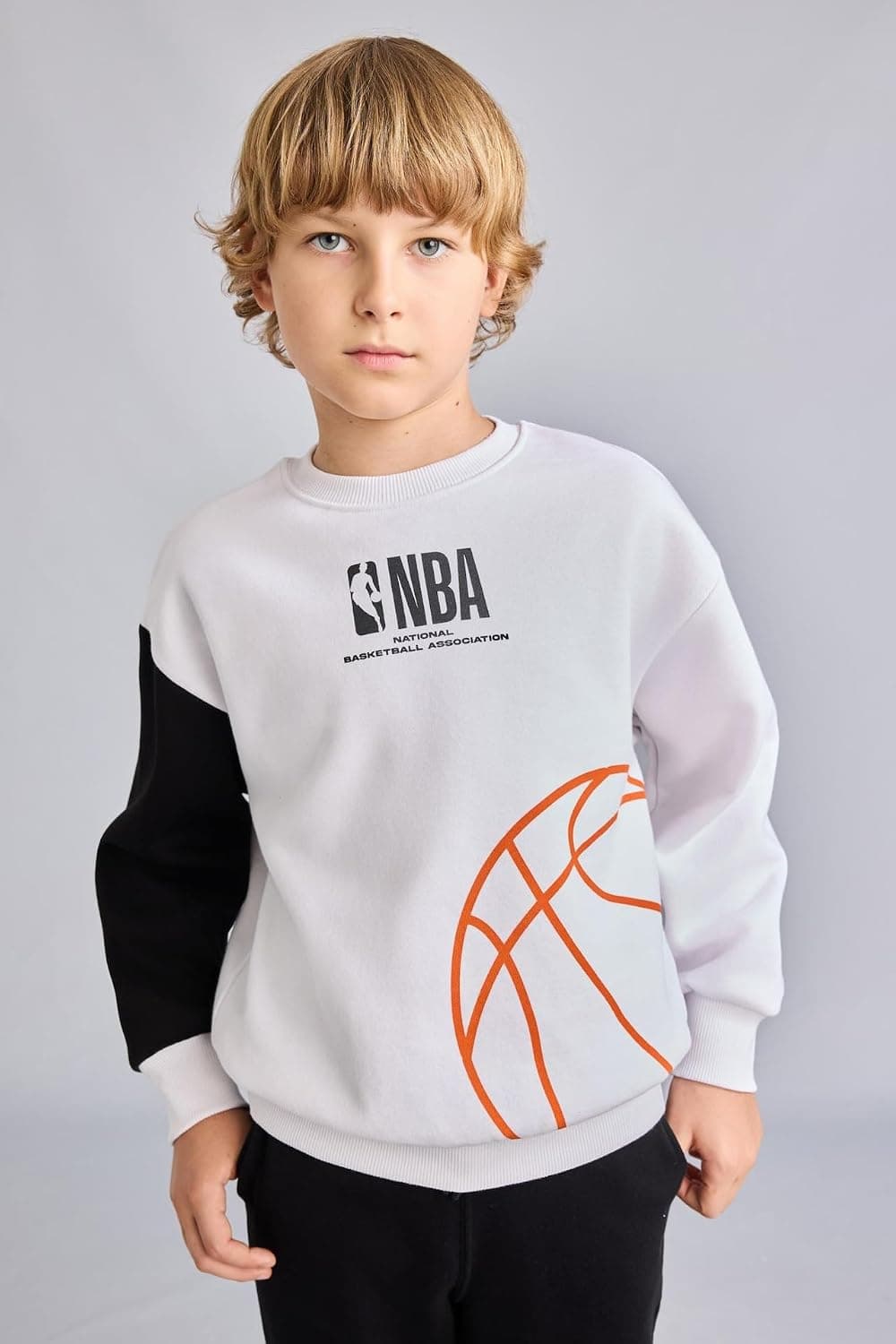 سوئیشرت پسرانه DeFacto NBA یقه گرد با آستر نرم پرزدار و پارچه ضخیم سوئیشرت پسرانه DeFacto NBA یقه گرد با آستر نرم پرزدار و پارچه ضخیم