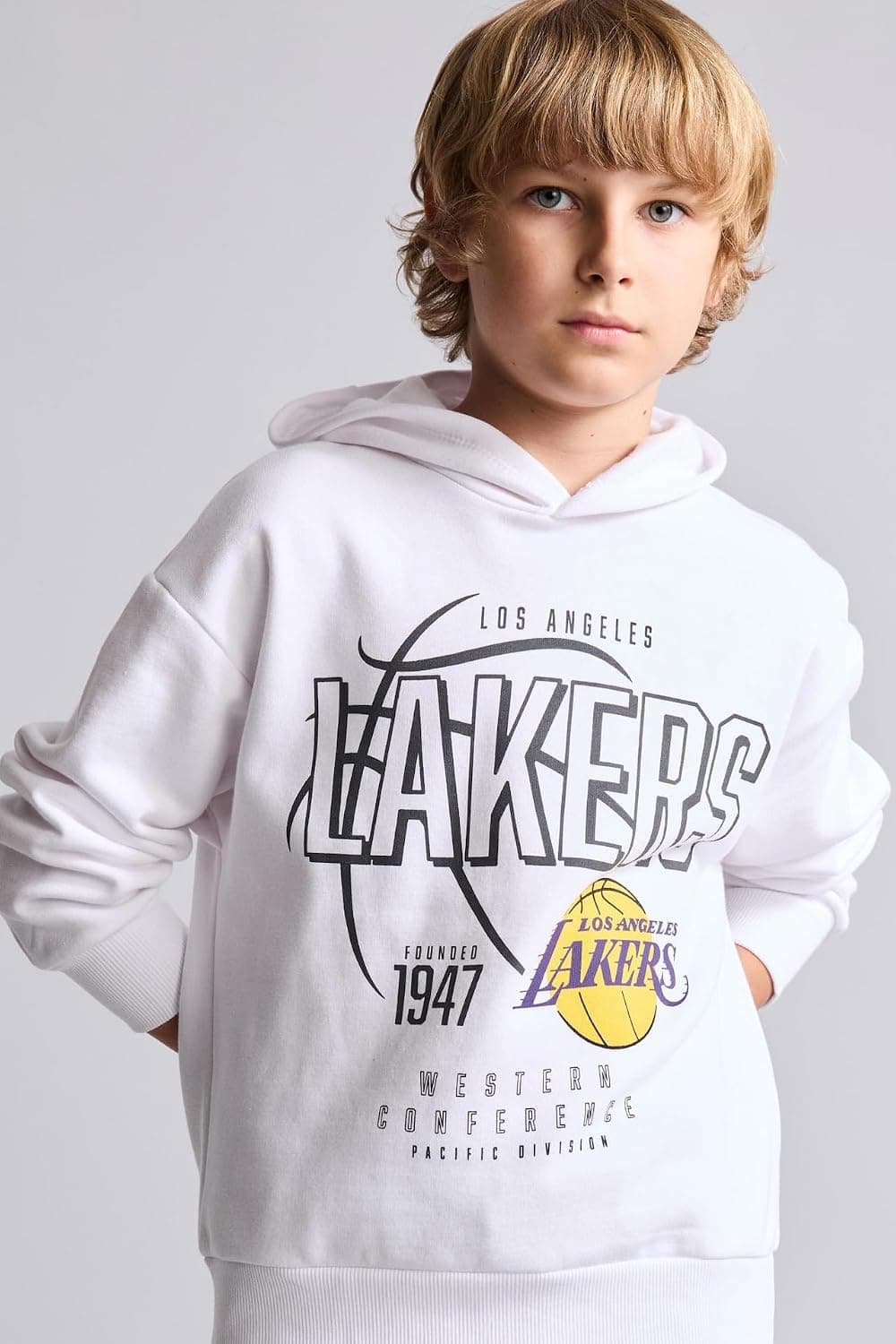 سویشرت کاپوشندار پسرانه DeFacto طرح NBA Los Angeles Lakers دوش افتاده فیت معمولی سویشرت کاپوشندار پسرانه DeFacto طرح NBA Los Angeles Lakers دوش افتاده فیت معمولی