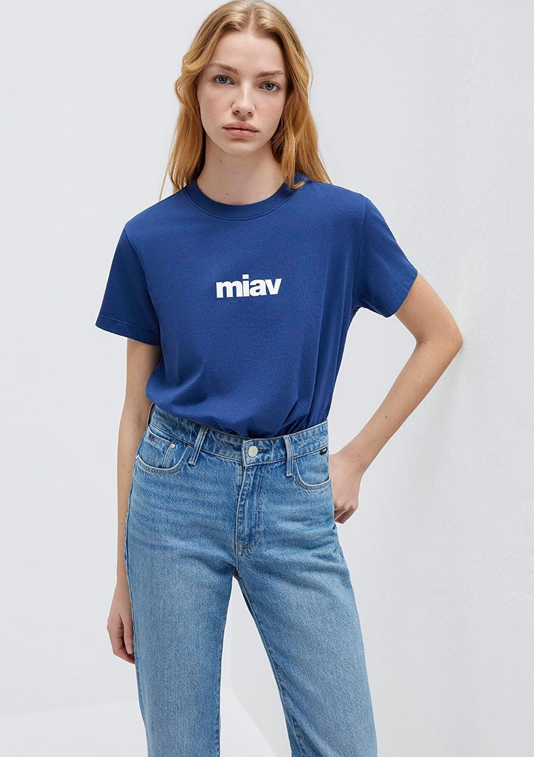 تیشرت مردانه Mavi سرمهای طرحدار فیت معمولی مدل 1610622-70722 تیشرت مردانه Mavi سرمهای طرحدار فیت معمولی مدل 1610622-70722