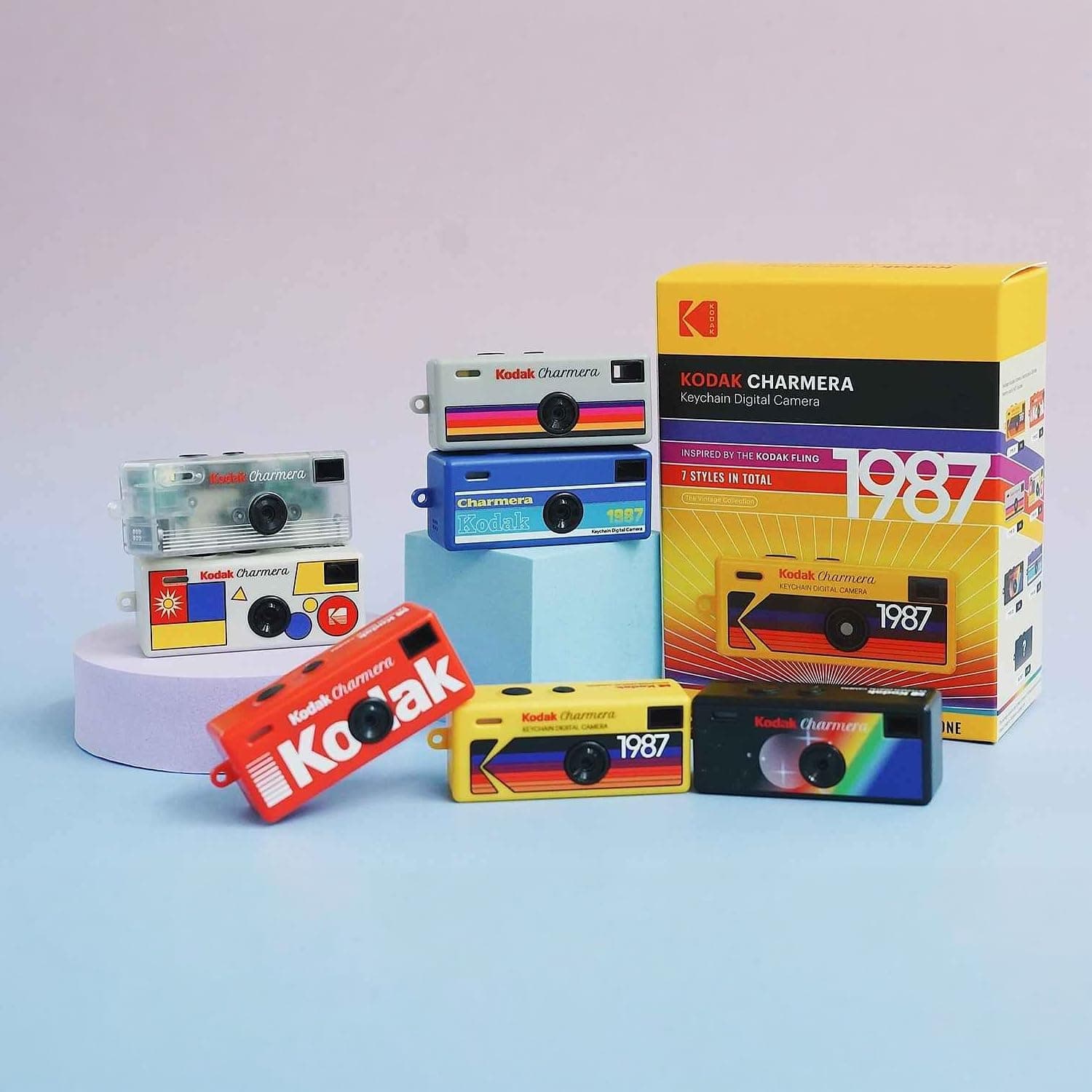 جاکلیدی دوربین دیجیتال KODAK Charmera، بسته شانسی ۲ عددی با دوربین تکی و کارت حافظه 32GB جاکلیدی دوربین دیجیتال KODAK Charmera، بسته شانسی ۲ عددی با دوربین تکی و کارت حافظه 32GB