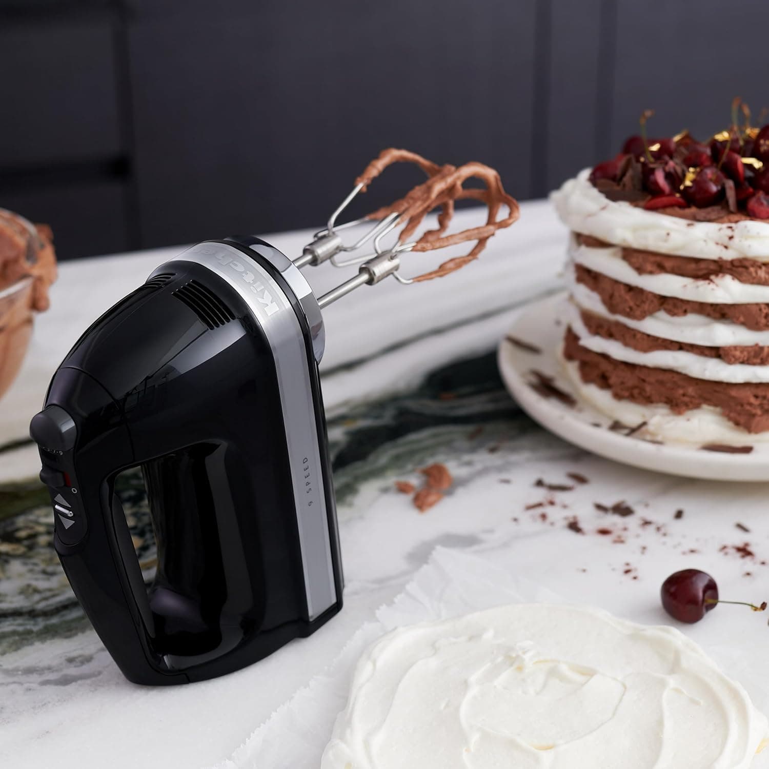 همزن دستی 9 سرعته KitchenAid مشکی اونیکس مدل 5KHM9212 همزن دستی 9 سرعته KitchenAid مشکی اونیکس مدل 5KHM9212