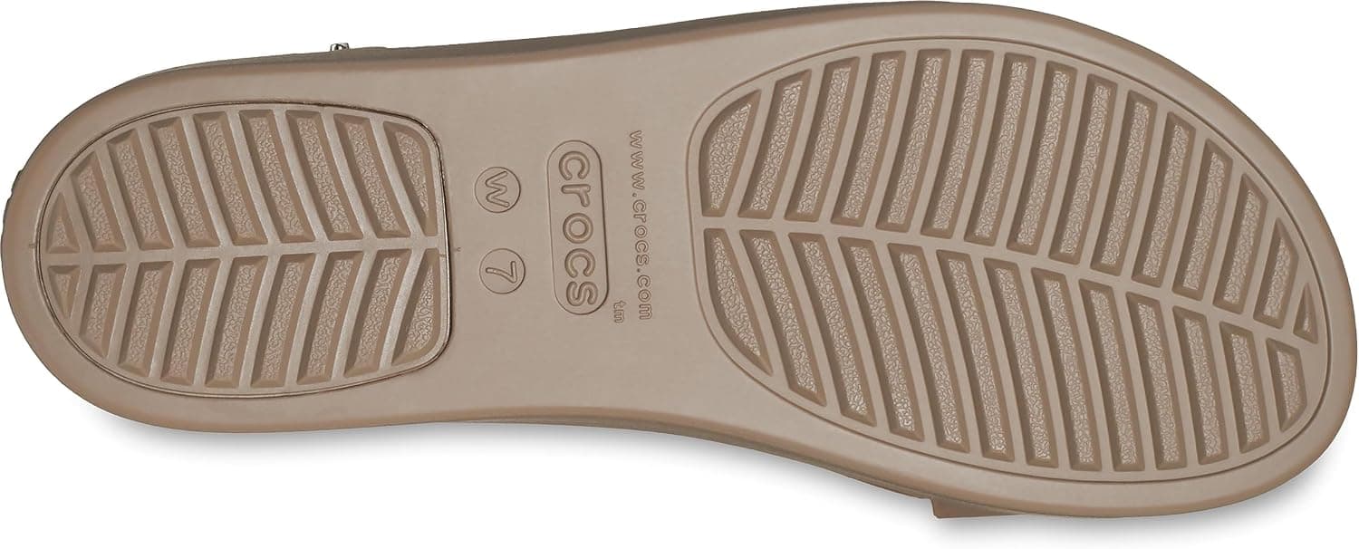 صندل زنانه Crocs پاشنه گوهای کم ارتفاع مدل Brooklyn صندل زنانه Crocs پاشنه گوهای کم ارتفاع مدل Brooklyn