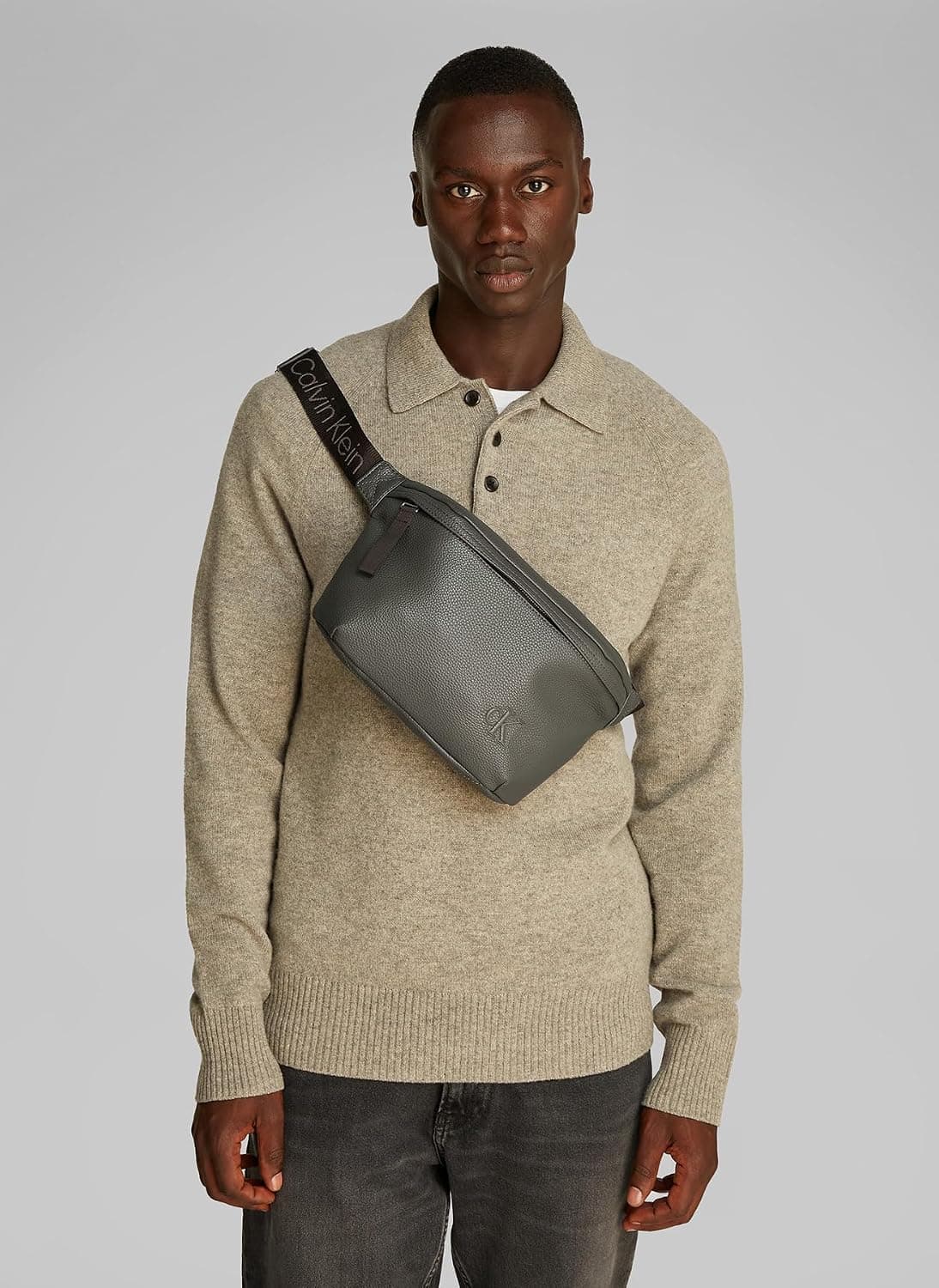کیف کمری کارگو مردانه Calvin Klein تکسایز کیف کمری کارگو مردانه Calvin Klein تکسایز