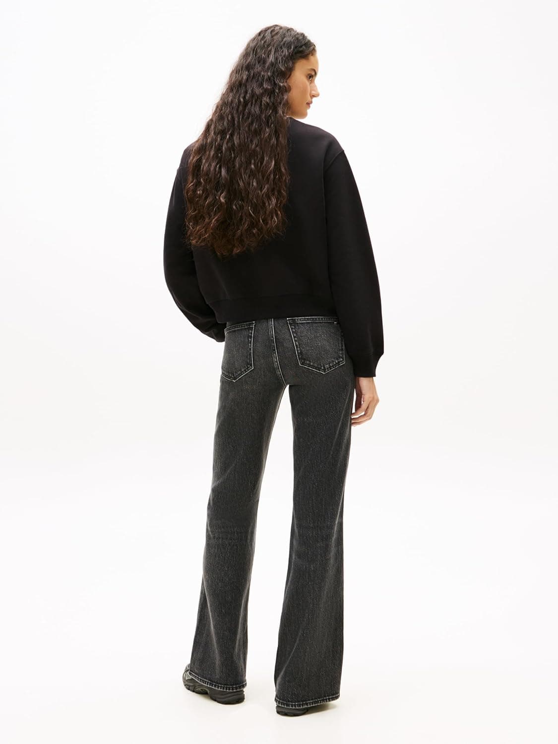 سویشرت زنانه Tommy Hilfiger TJW RLX SH SILVER SCRIPT CREW سویشرت زنانه Tommy Hilfiger TJW RLX SH SILVER SCRIPT CREW