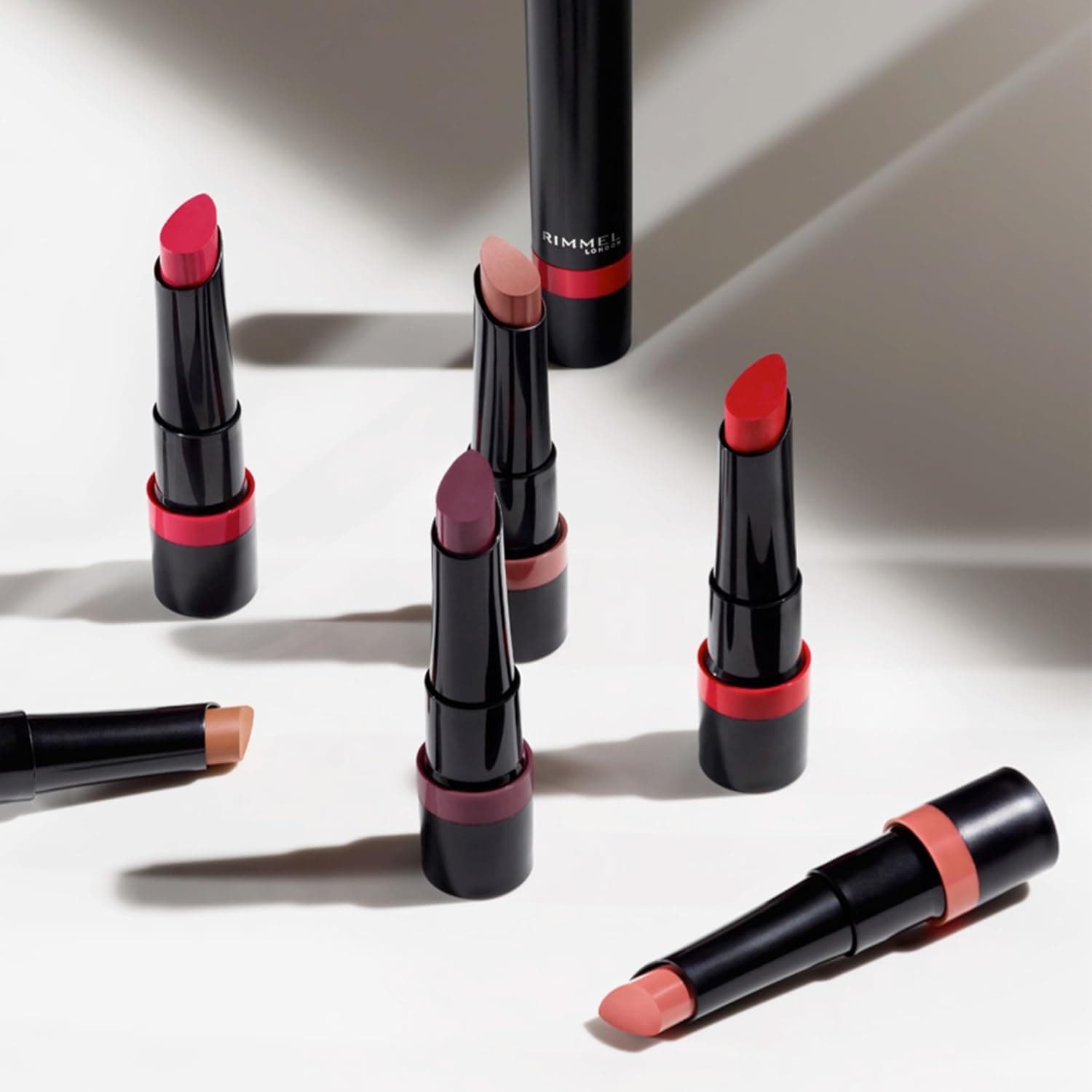 رژ لب مات بادوام Rimmel London شماره 160 Chestnut Rose، 2.3gr رژ لب مات بادوام Rimmel London شماره 160 Chestnut Rose، 2.3gr
