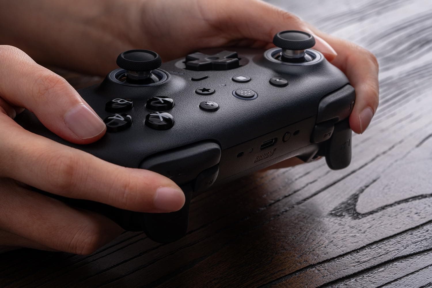 دسته بازی بیسیم 8bitdo Ultimate 2 مشکی دسته بازی بیسیم 8bitdo Ultimate 2 مشکی
