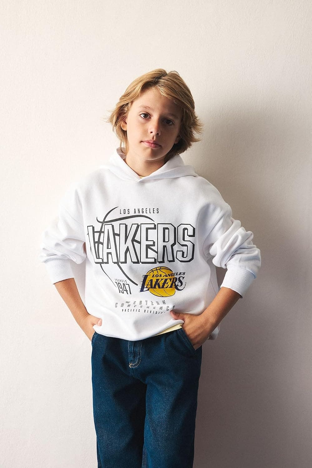 سویشرت کاپوشندار پسرانه DeFacto طرح NBA Los Angeles Lakers دوش افتاده فیت معمولی سویشرت کاپوشندار پسرانه DeFacto طرح NBA Los Angeles Lakers دوش افتاده فیت معمولی