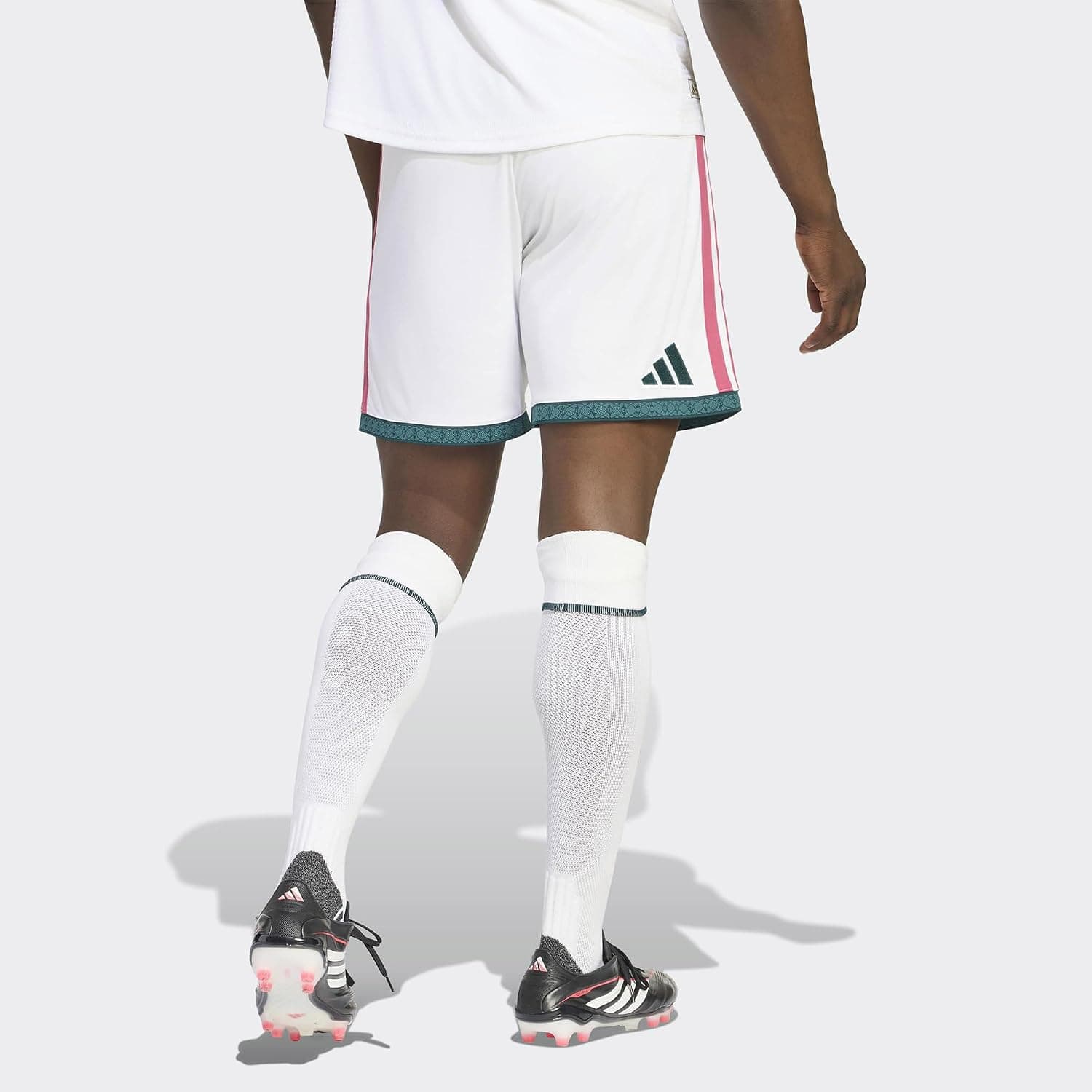 شورت مردانه adidas Real Madrid 26/27 سفید خانگی شورت مردانه adidas Real Madrid 26/27 سفید خانگی