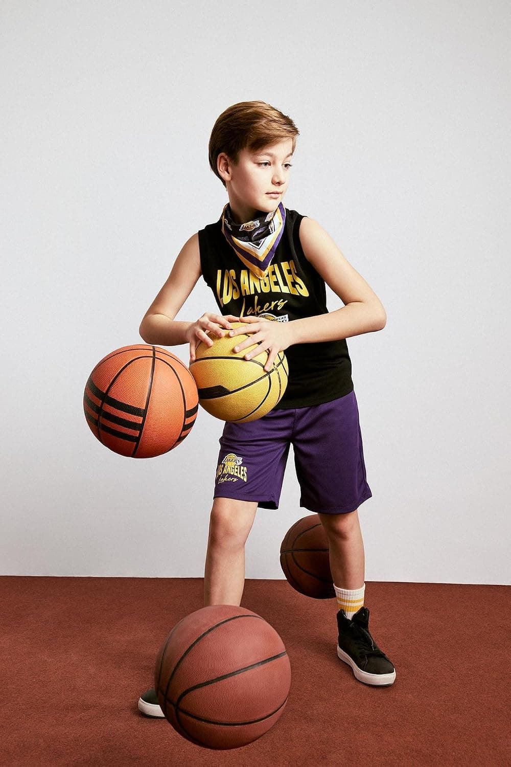 شلوارک پسرانه DeFacto NBA Los Angeles Lakers فیت معمولی مدل H2918A826HS شلوارک پسرانه DeFacto NBA Los Angeles Lakers فیت معمولی مدل H2918A826HS
