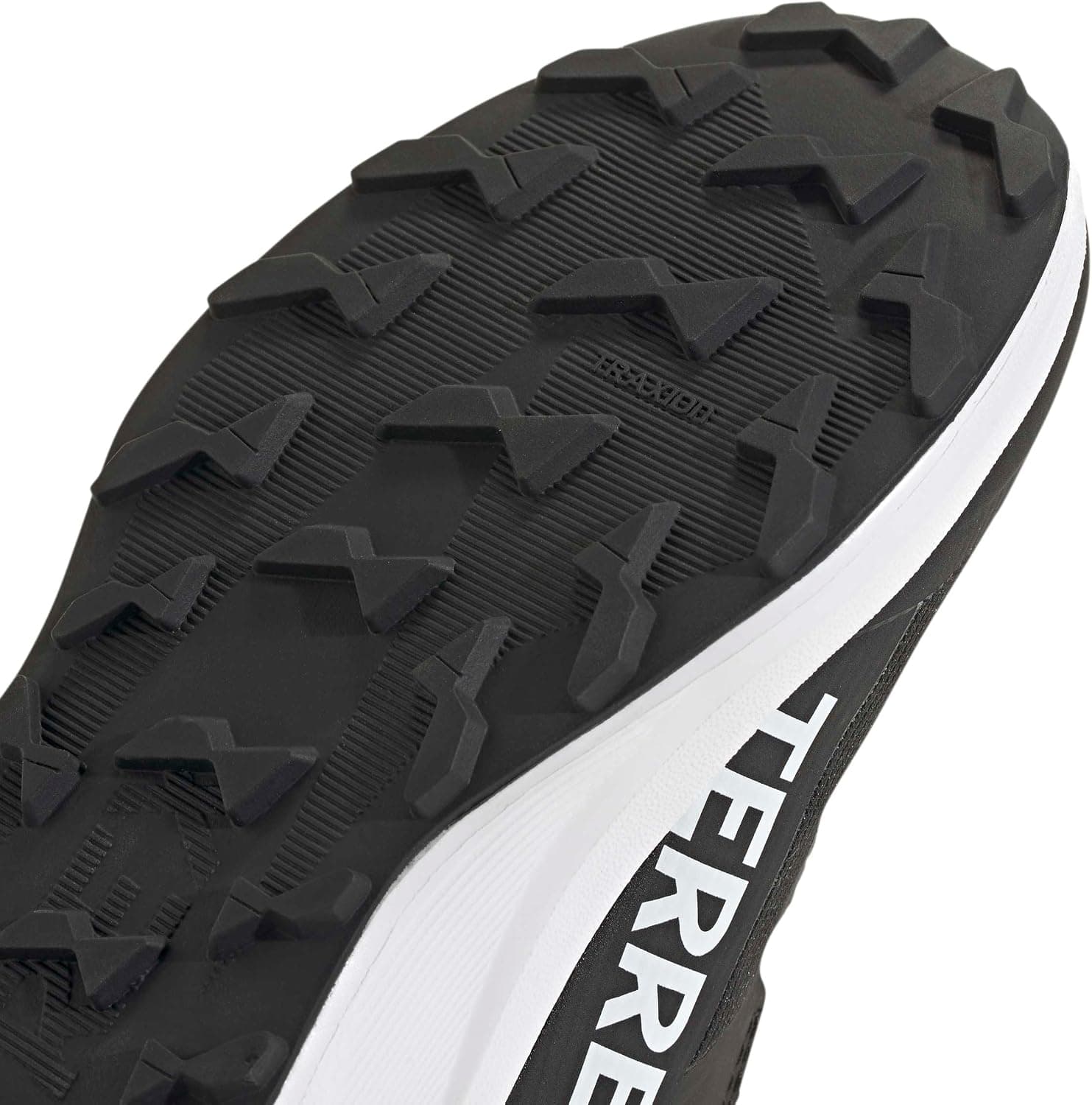 کفش دویدن نوجوانان مخصوص مسیرهای ناهموار adidas Terrex Agravic Boa مدل JR6632 مشکی کفش دویدن نوجوانان مخصوص مسیرهای ناهموار adidas Terrex Agravic Boa مدل JR6632 مشکی