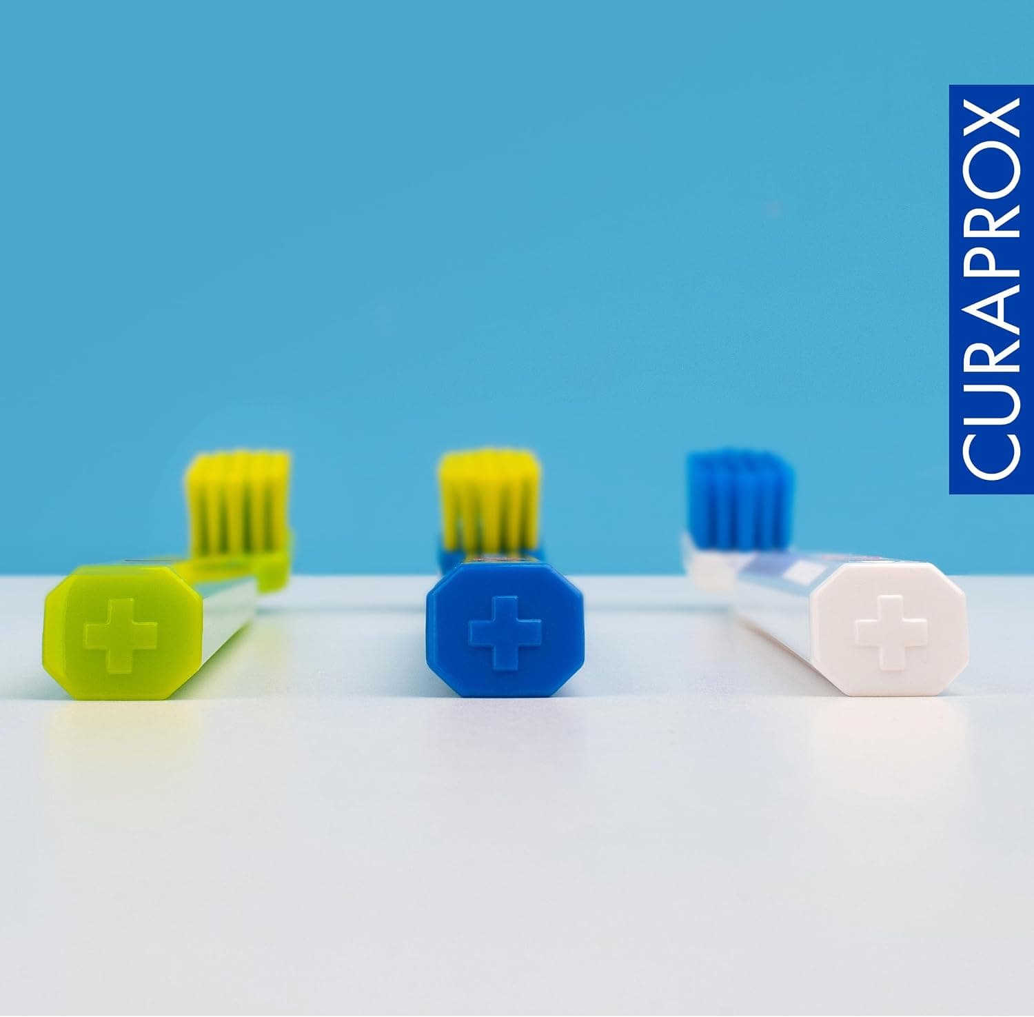 مسواک Curaprox سهتایی فوقالعاده نرم مدل CS 5460 مسواک Curaprox سهتایی فوقالعاده نرم مدل CS 5460