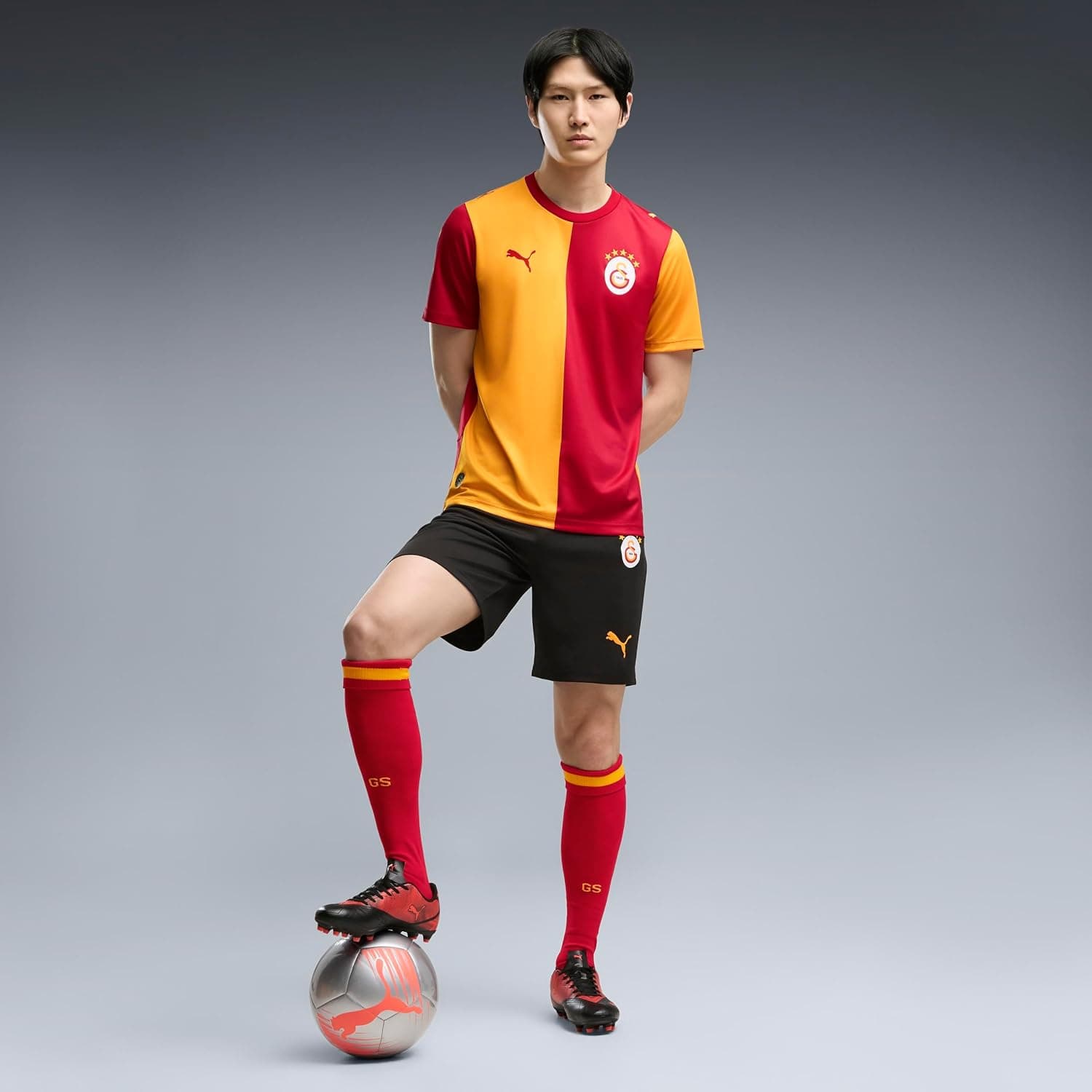 شورت مردانه PUMA Galatasaray 26/27 قرمز مدل 785023 شورت مردانه PUMA Galatasaray 26/27 قرمز مدل 785023