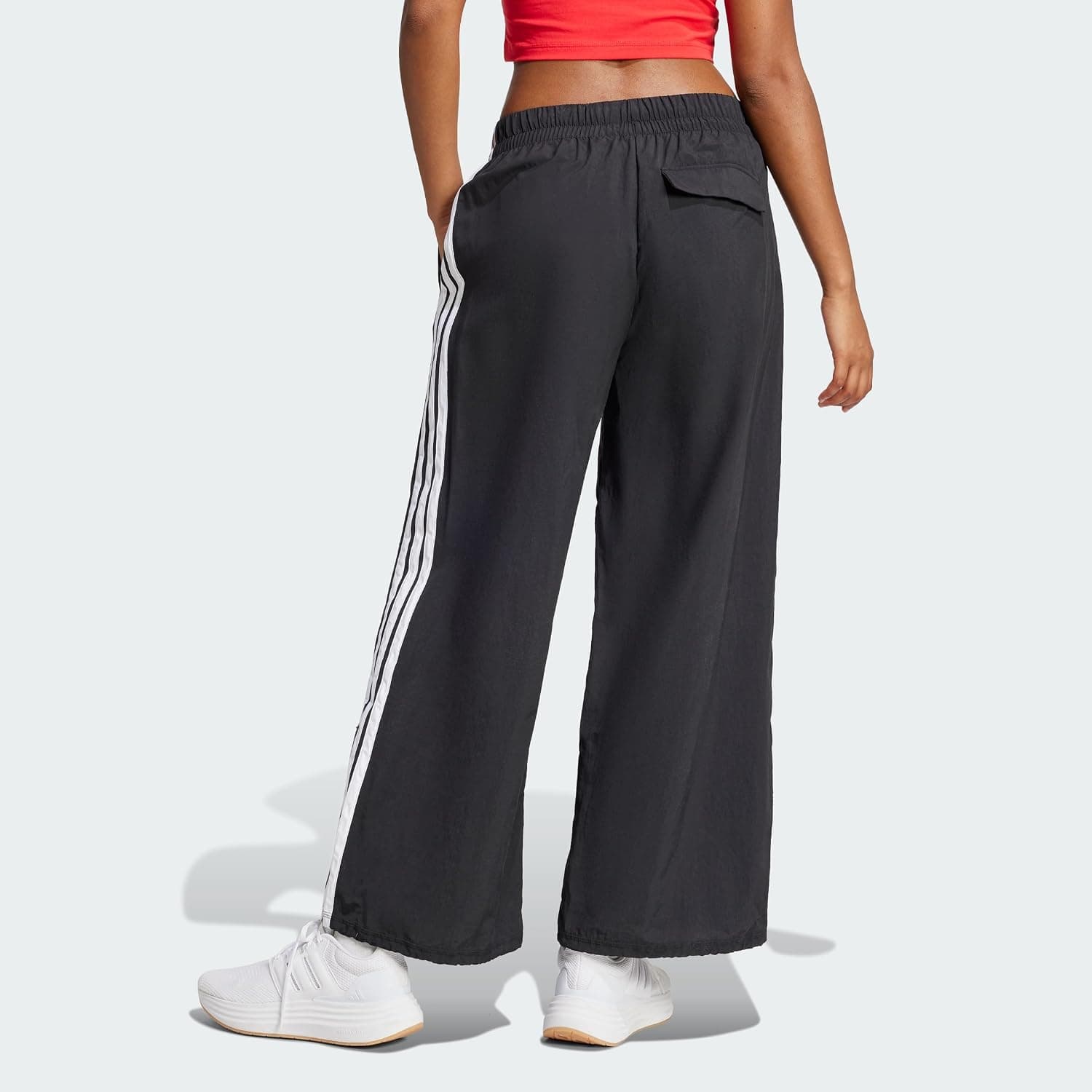 شلوار زنانه adidas پاراشوتی Essentials 3-Stripes شلوار زنانه adidas پاراشوتی Essentials 3-Stripes