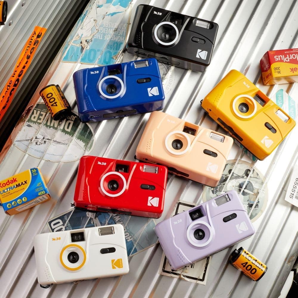 دوربین عکاسی فیلمی 35mm KODAK با فوکوس ثابت و فلاش داخلی مدل M38 دوربین عکاسی فیلمی 35mm KODAK با فوکوس ثابت و فلاش داخلی مدل M38