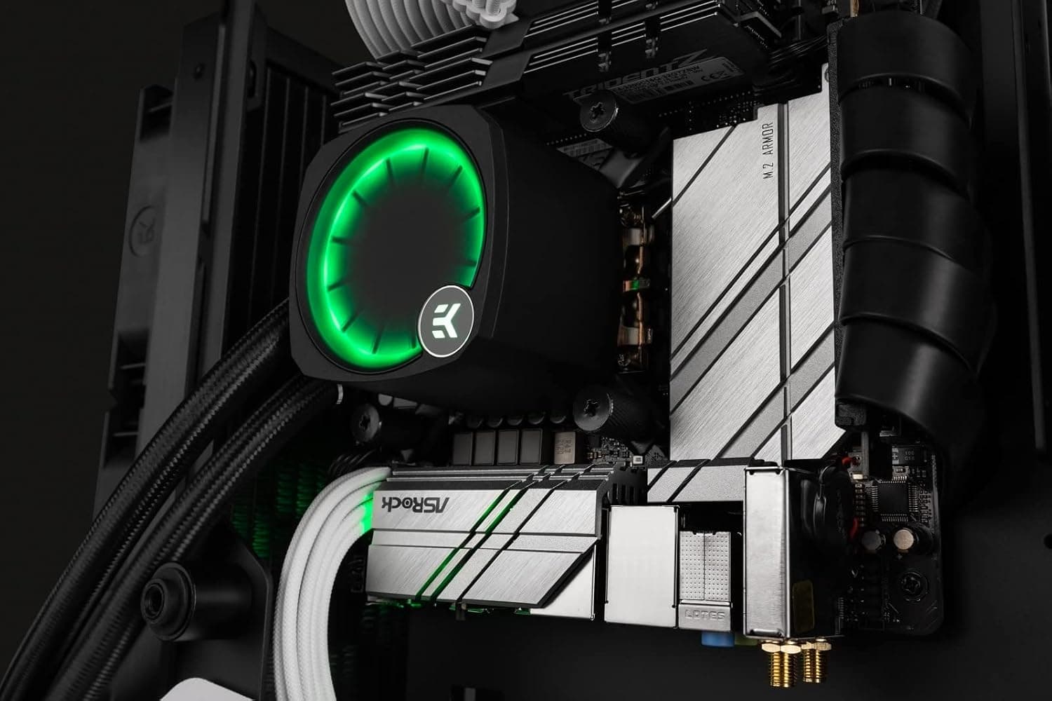 خنککننده مایع EK مدل Nucleus AIO CR240 Lux D-RGB خنککننده مایع EK مدل Nucleus AIO CR240 Lux D-RGB