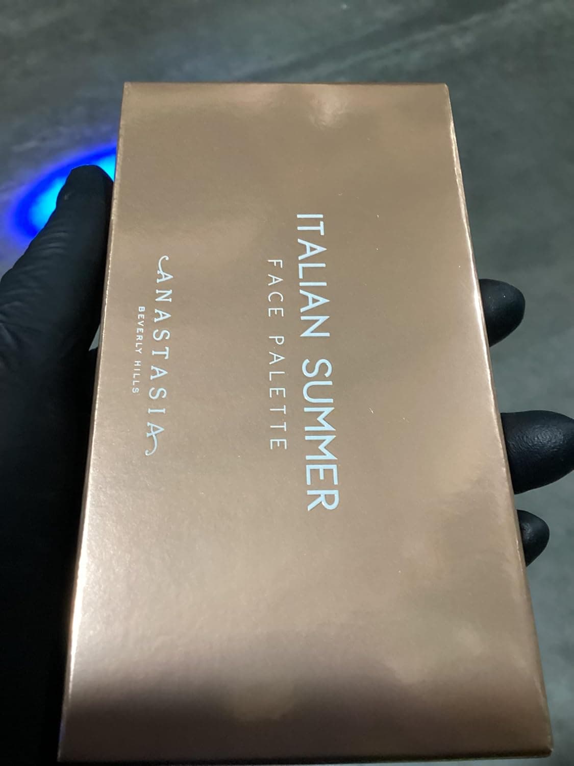 پالت آرایش صورت Anastasia Beverly Hills برنزر، هایلایتر و رژگونه رنگ Italian Summer (Fair-Light) 17.6g/0.62oz پالت آرایش صورت Anastasia Beverly Hills برنزر، هایلایتر و رژگونه رنگ Italian Summer (Fair-Light) 17.6g/0.62oz