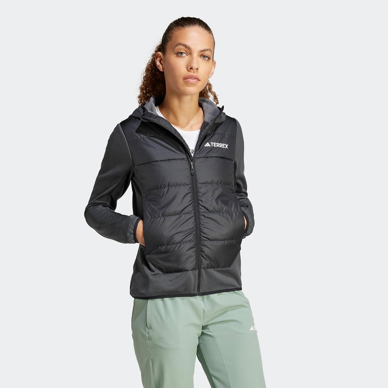 کاپشن زنانه فضای باز adidas مدل Multi Hyb Jkt IR7882 طوسی کاپشن زنانه فضای باز adidas مدل Multi Hyb Jkt IR7882 طوسی