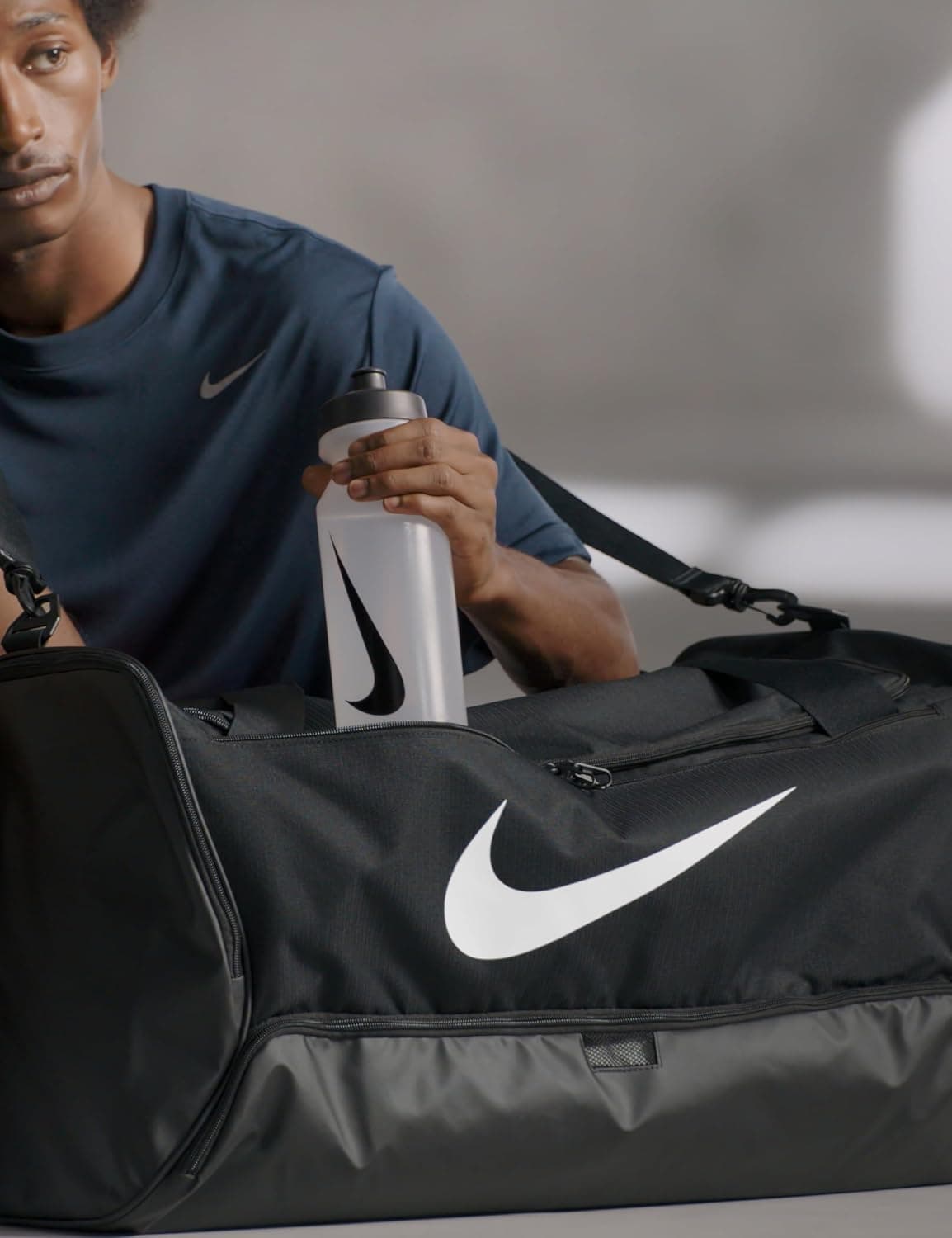 کولهپشتی یونیسکس Nike با ظرفیت 24L مدل NK BRSLA M BKPK - 9.5 کولهپشتی یونیسکس Nike با ظرفیت 24L مدل NK BRSLA M BKPK - 9.5
