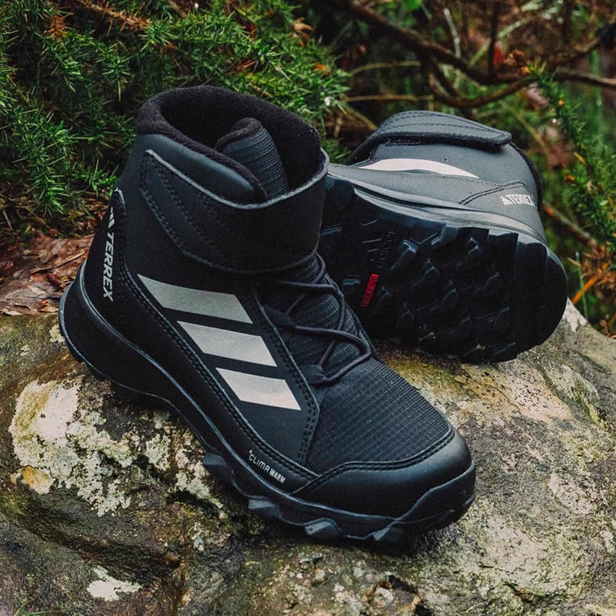 بوت اوتدور نوجوانه adidas Terrex Snow CW K مدل JR4188 سیاه بوت اوتدور نوجوانه adidas Terrex Snow CW K مدل JR4188 سیاه