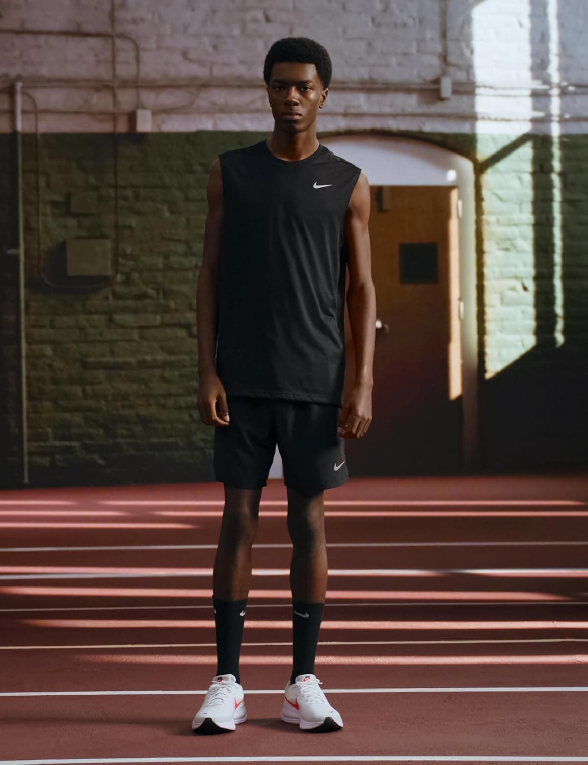 کفش مردانه Nike بندی مدل REVOLUTION 8 کفش مردانه Nike بندی مدل REVOLUTION 8