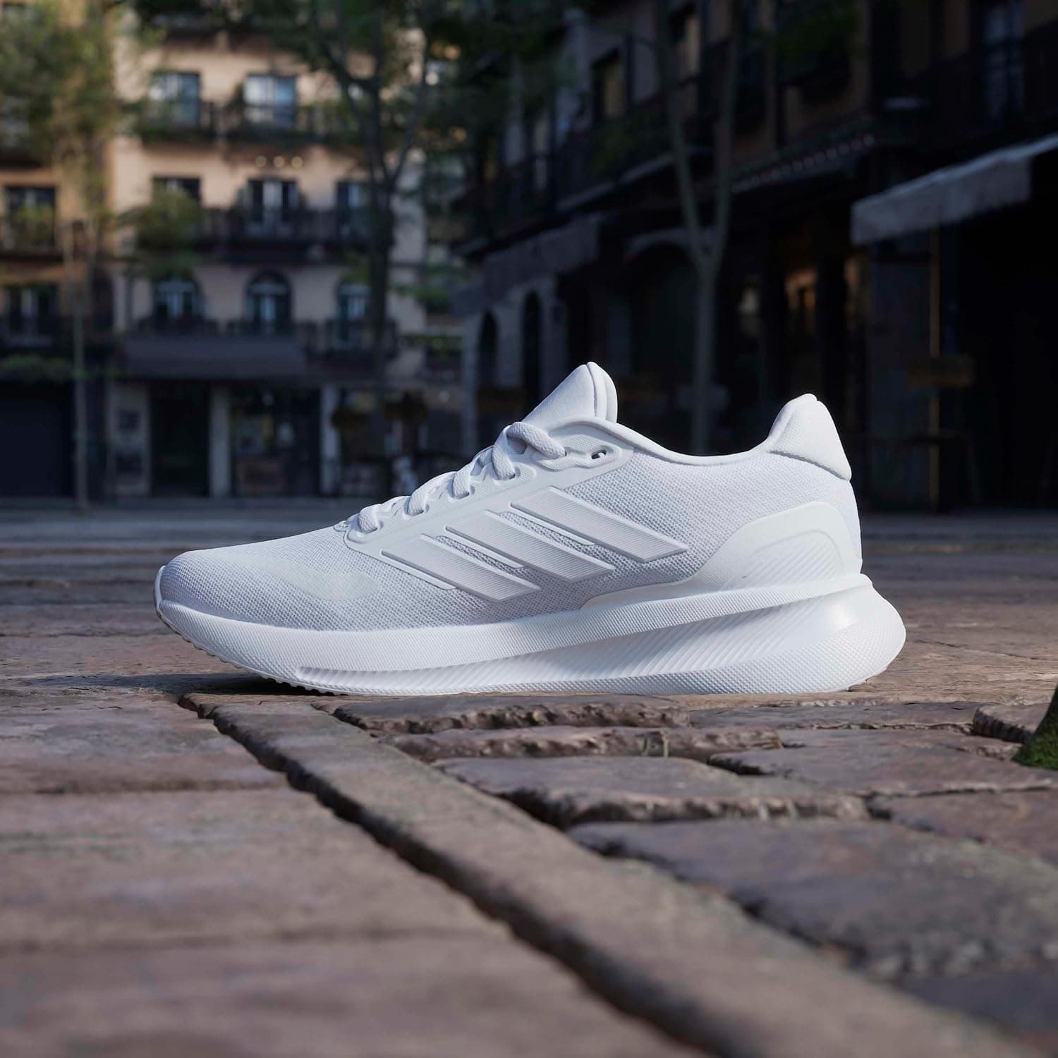 کفش پیادهروی زنانه adidas مدل RUNFALCON 5 W کفش پیادهروی زنانه adidas مدل RUNFALCON 5 W