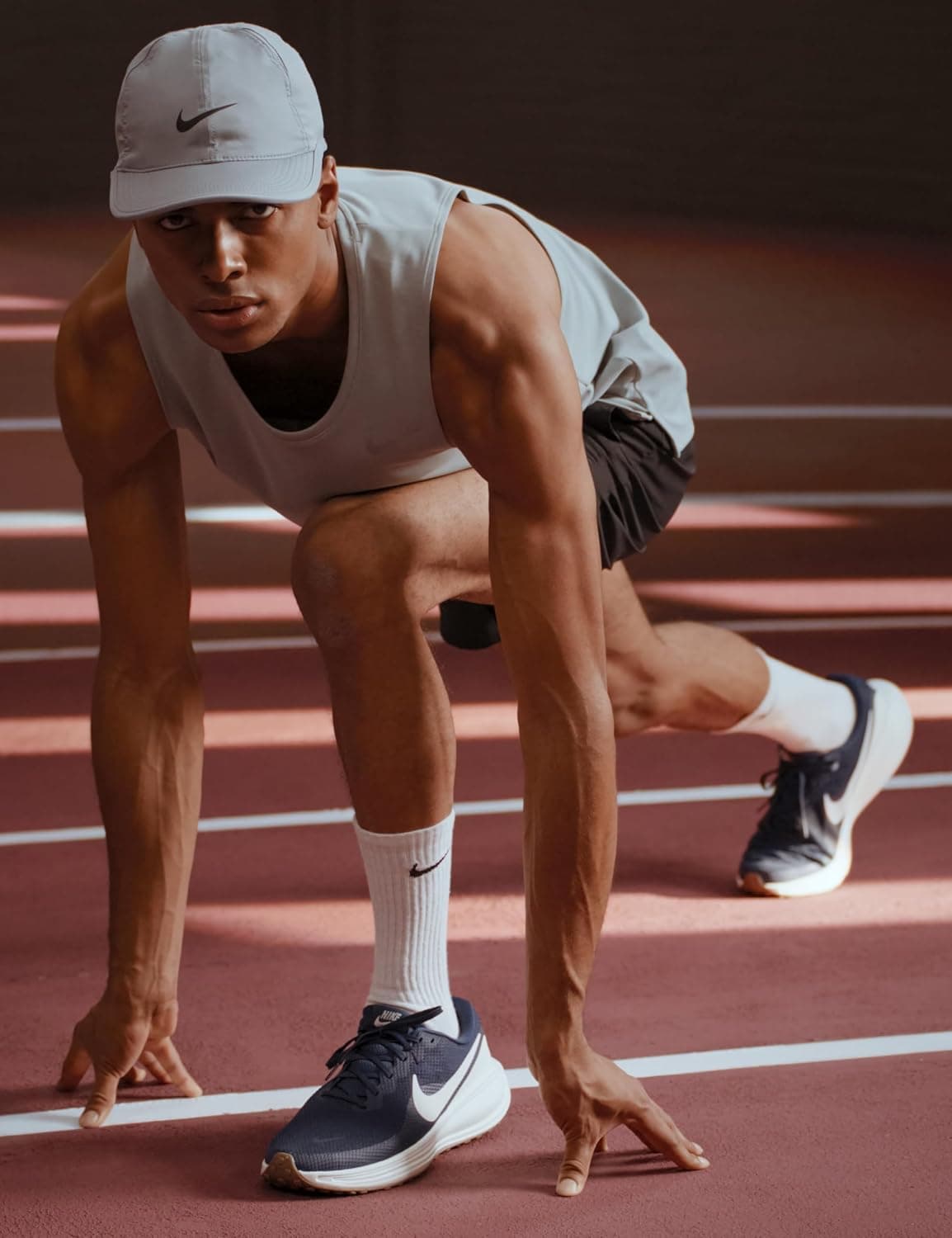 کفش اسنیکر مردانه Nike مدل Revolution 8 کفش اسنیکر مردانه Nike مدل Revolution 8