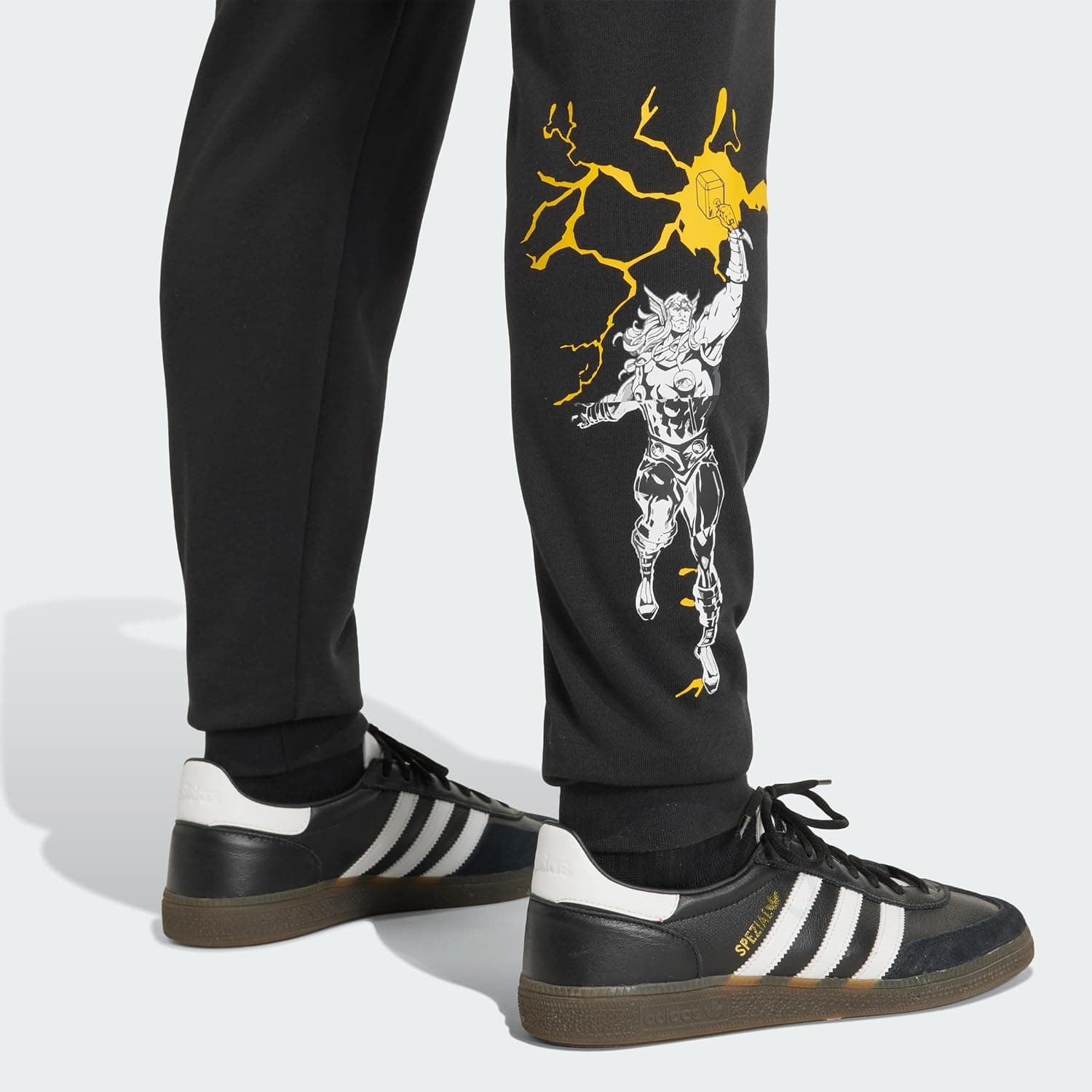 شلوار گرمکن مردانه adidas روزمره Real Marvel مشکی مدل KB4396 شلوار گرمکن مردانه adidas روزمره Real Marvel مشکی مدل KB4396