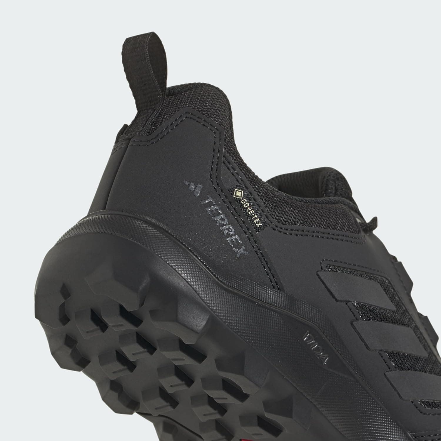 کفش کوهنوردی مردانه adidas TERREX TRACEROCKER 2 GTX کفش کوهنوردی مردانه adidas TERREX TRACEROCKER 2 GTX
