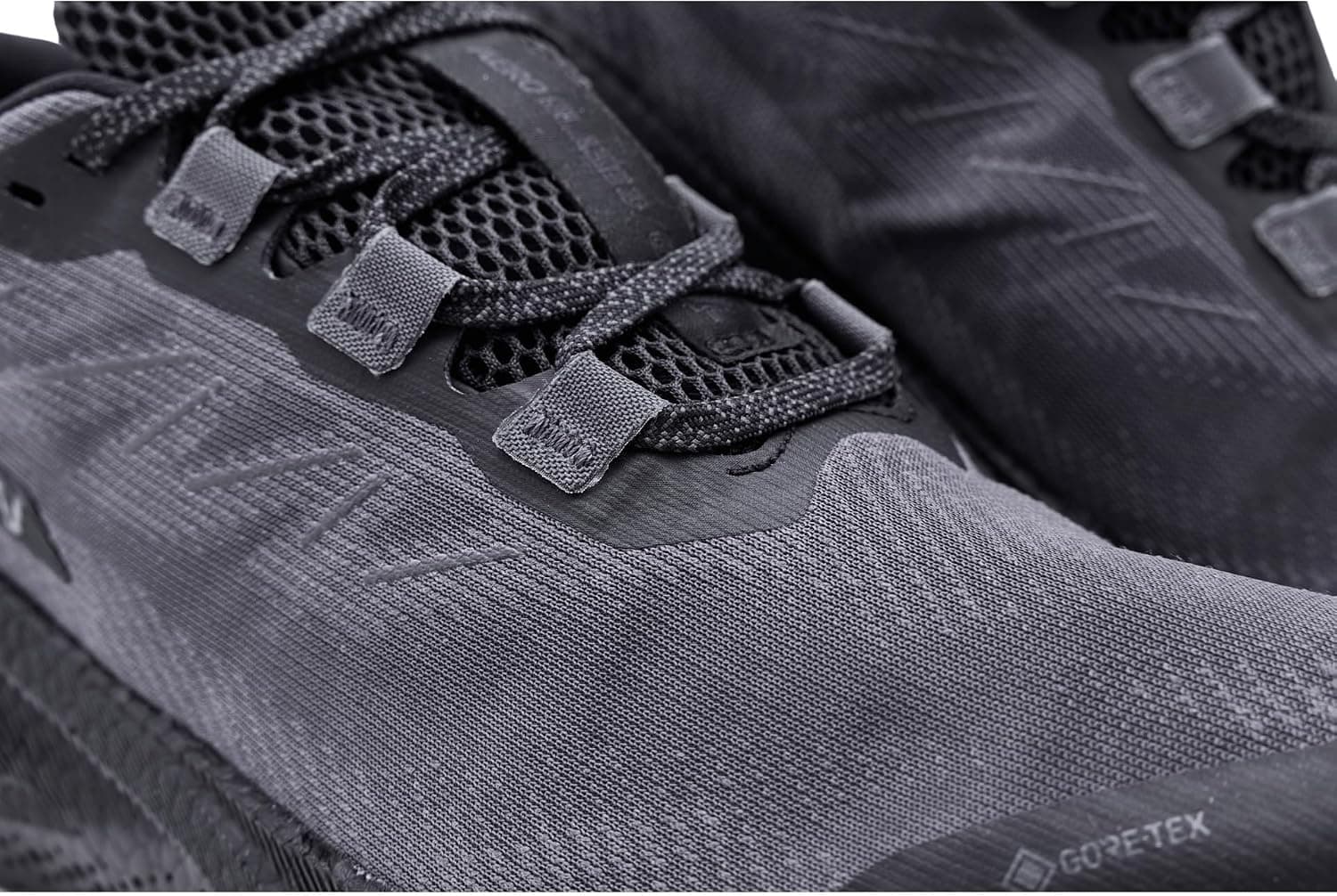 کفش دویدن مردانه Salomon Aero Blaze 3 GRVL Gore-Tex مدل L47976600 سیاه کفش دویدن مردانه Salomon Aero Blaze 3 GRVL Gore-Tex مدل L47976600 سیاه