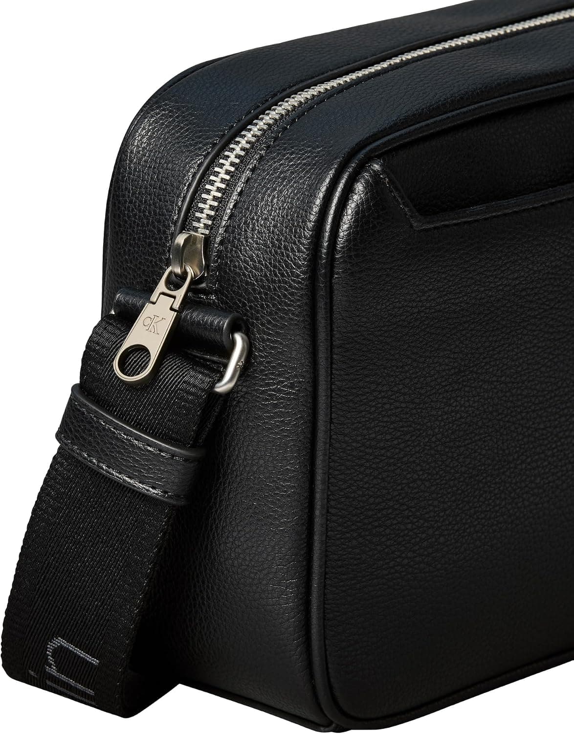 کیف دستی مردانه Calvin Klein مدل CARGO CAMERA BAG کیف دستی مردانه Calvin Klein مدل CARGO CAMERA BAG
