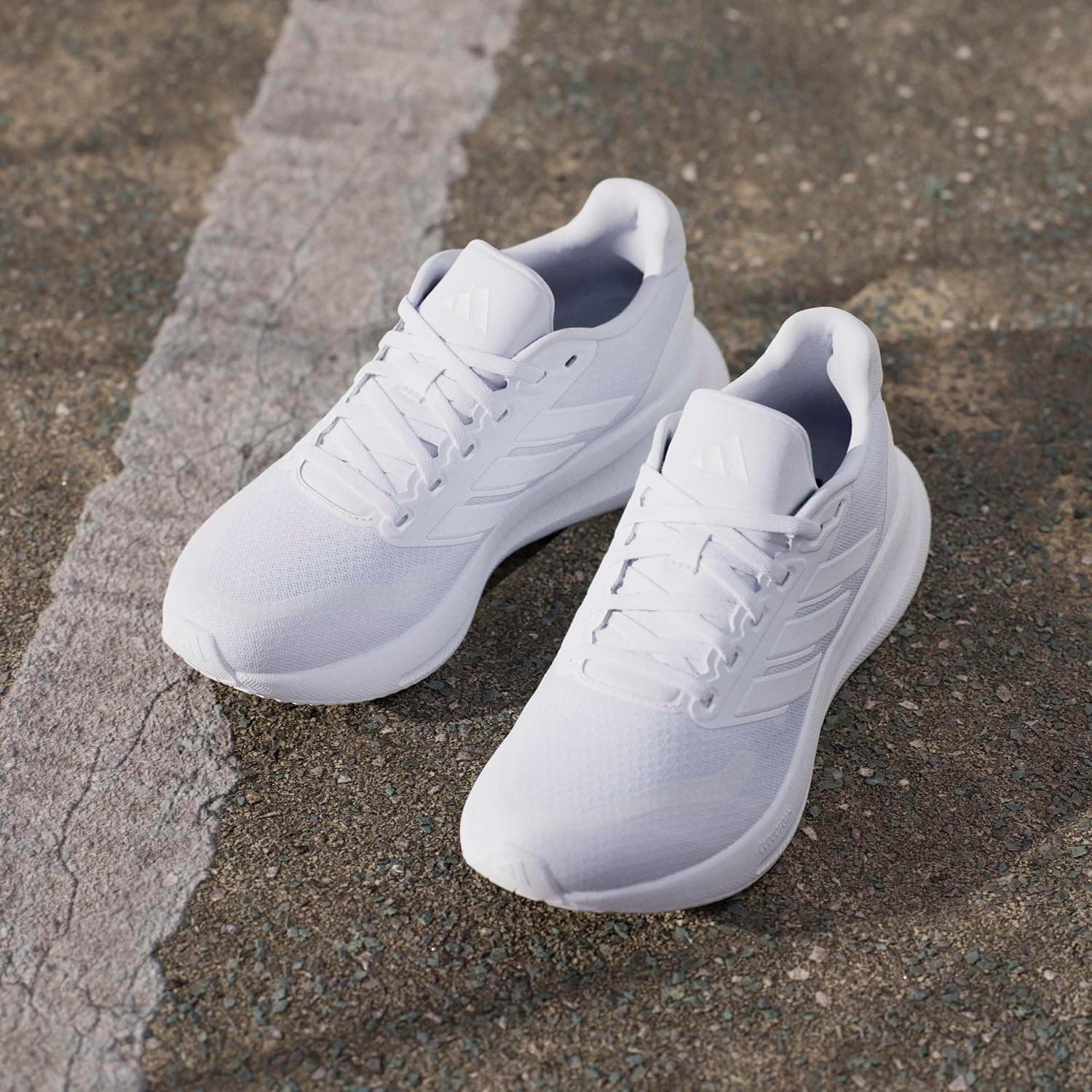 کفش پیادهروی زنانه adidas مدل RUNFALCON 5 W کفش پیادهروی زنانه adidas مدل RUNFALCON 5 W