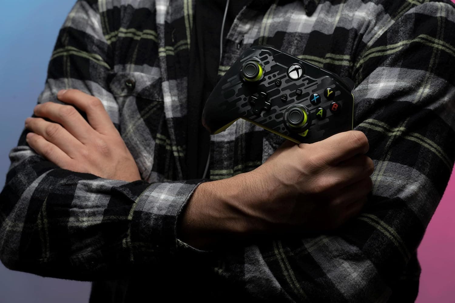 دسته بازی سیمی PDP رنگ Electric Carbon برای Xbox Series X|S دسته بازی سیمی PDP رنگ Electric Carbon برای Xbox Series X|S