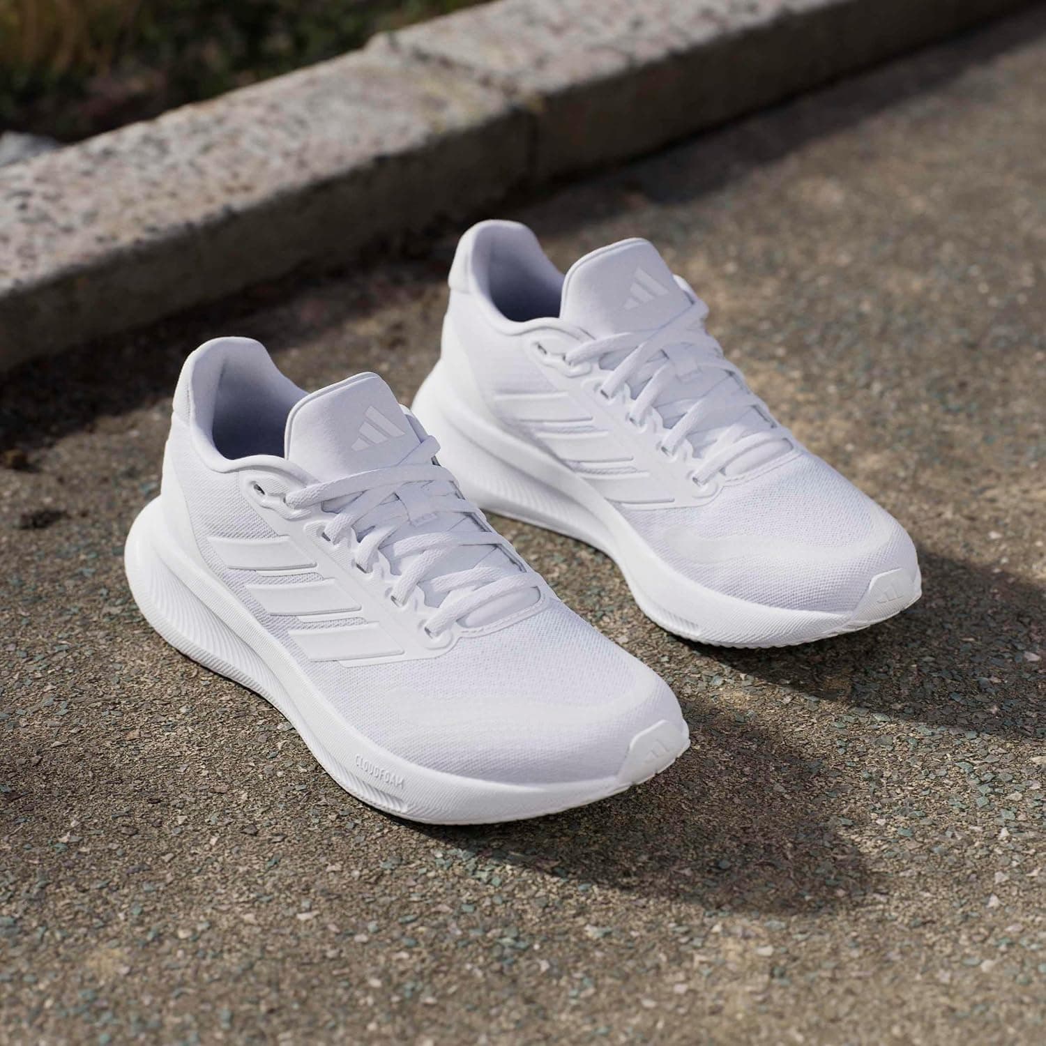 کفش پیادهروی زنانه adidas مدل RUNFALCON 5 W کفش پیادهروی زنانه adidas مدل RUNFALCON 5 W