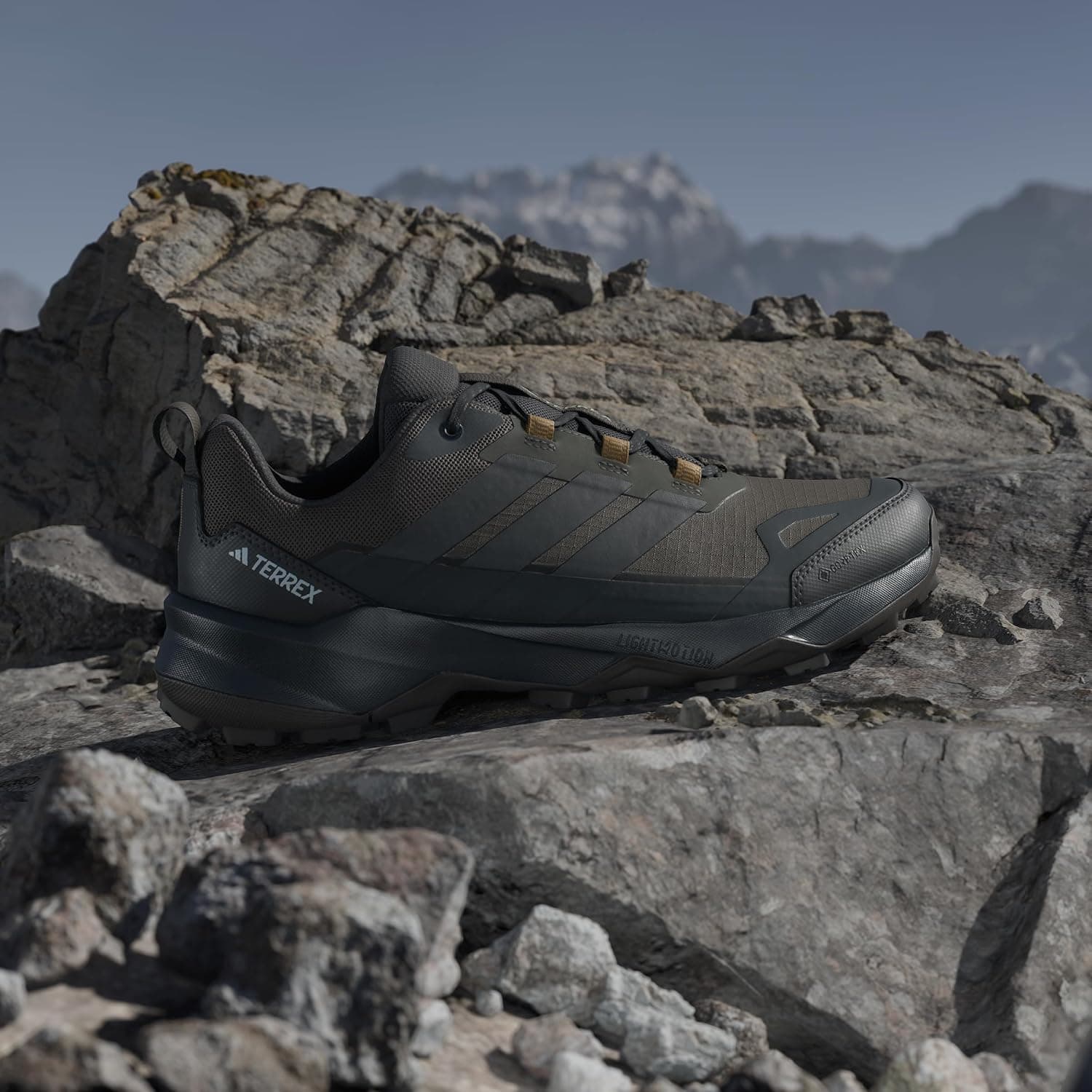 کفش پیادهروی مردانه adidas Gore-tex Terrex Skychaser Ax5 کفش پیادهروی مردانه adidas Gore-tex Terrex Skychaser Ax5